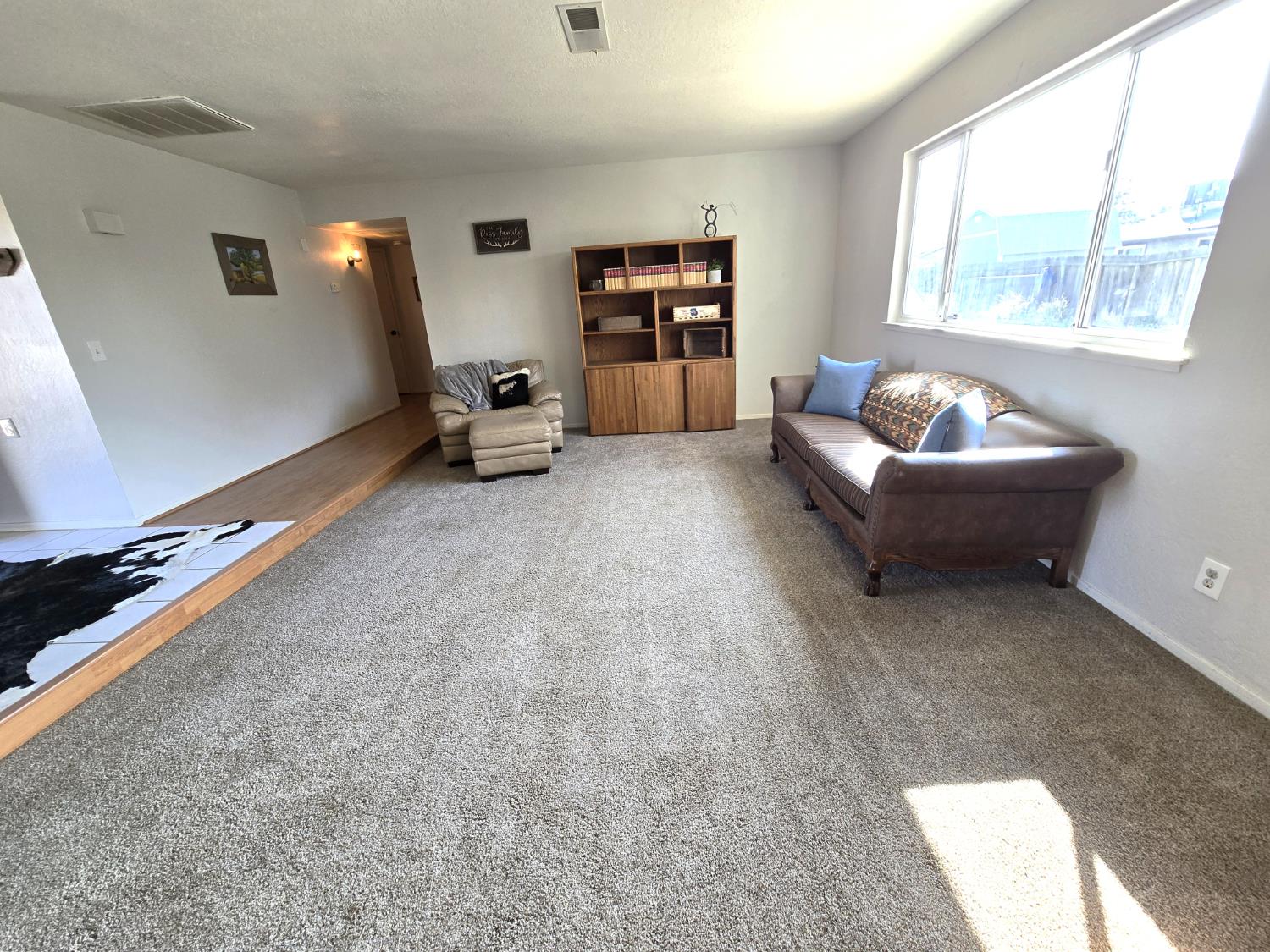 1584 Laverne Ave, Clovis, CA 93611