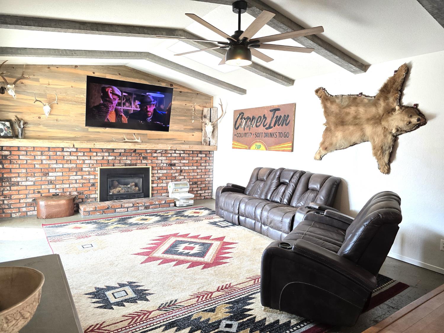 1584 Laverne Ave, Clovis, CA 93611