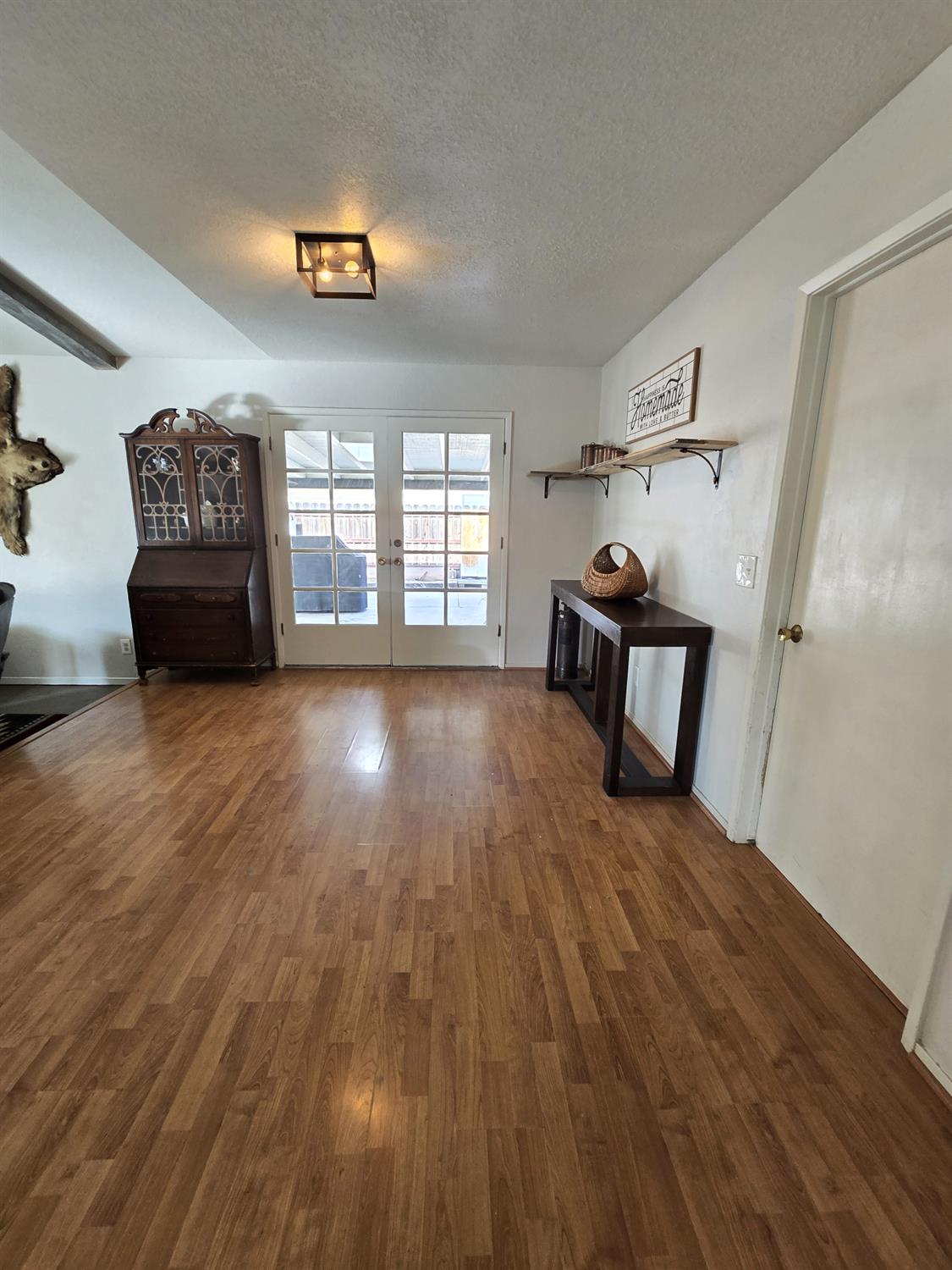 1584 Laverne Ave, Clovis, CA 93611