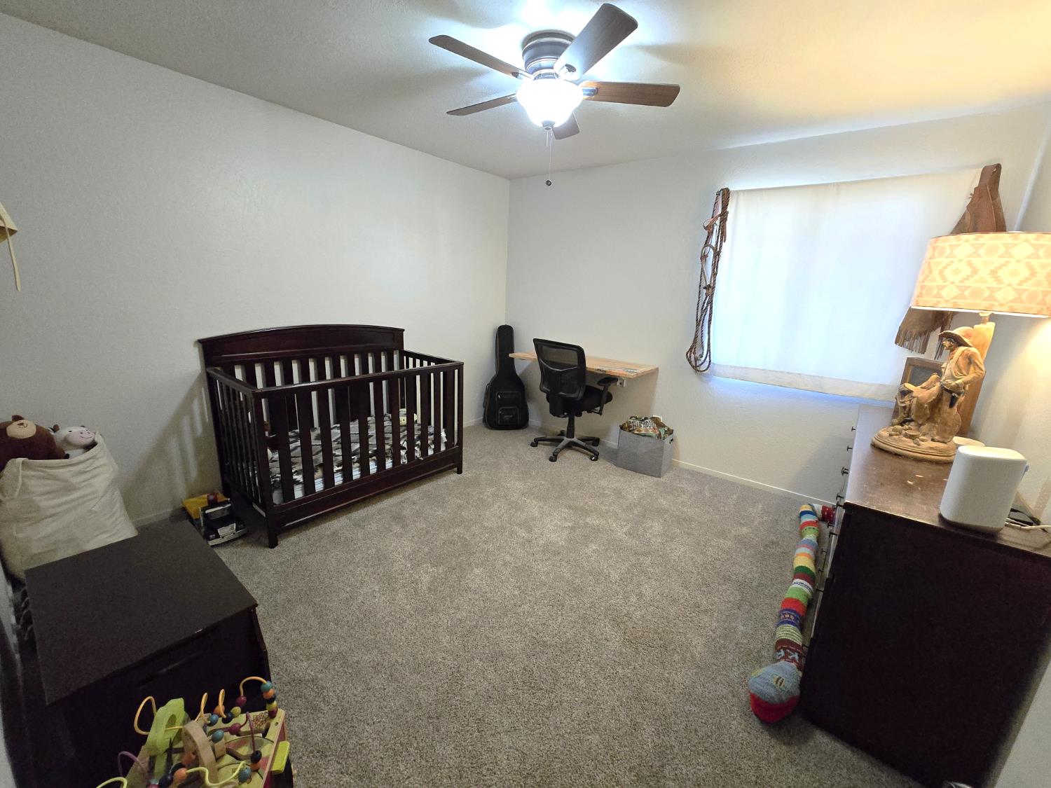 1584 Laverne Ave, Clovis, CA 93611