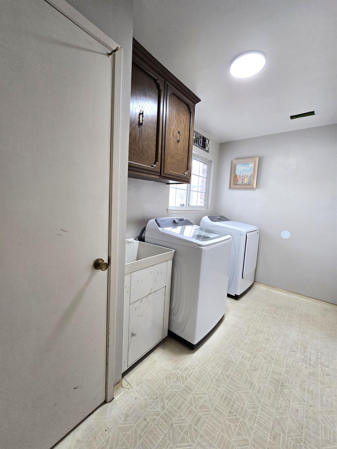 1584 Laverne Ave, Clovis, CA 93611