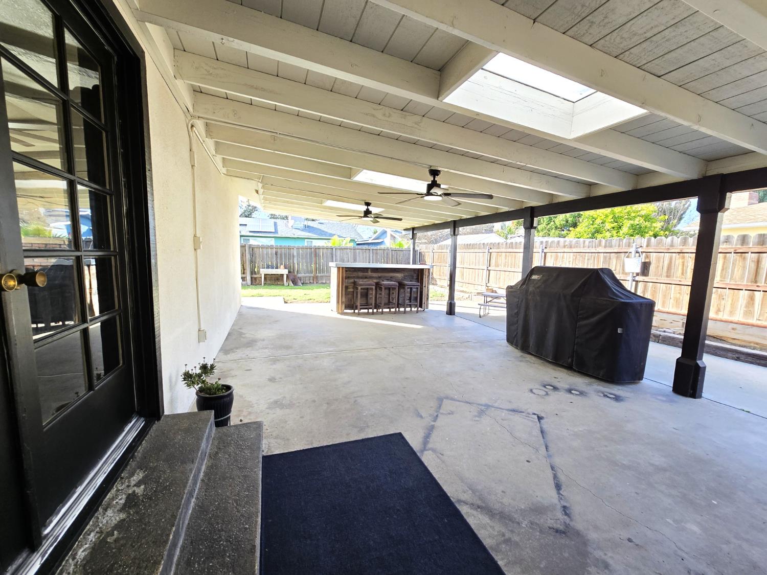 1584 Laverne Ave, Clovis, CA 93611