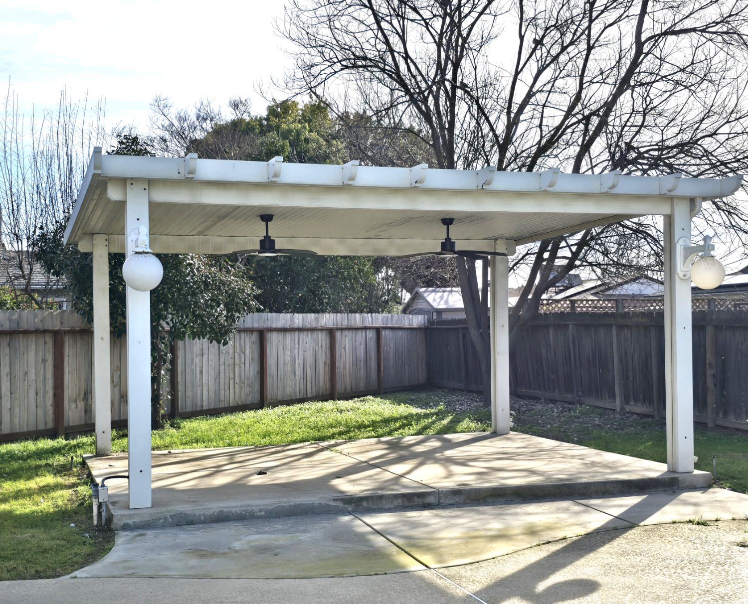 1584 Laverne Ave, Clovis, CA 93611