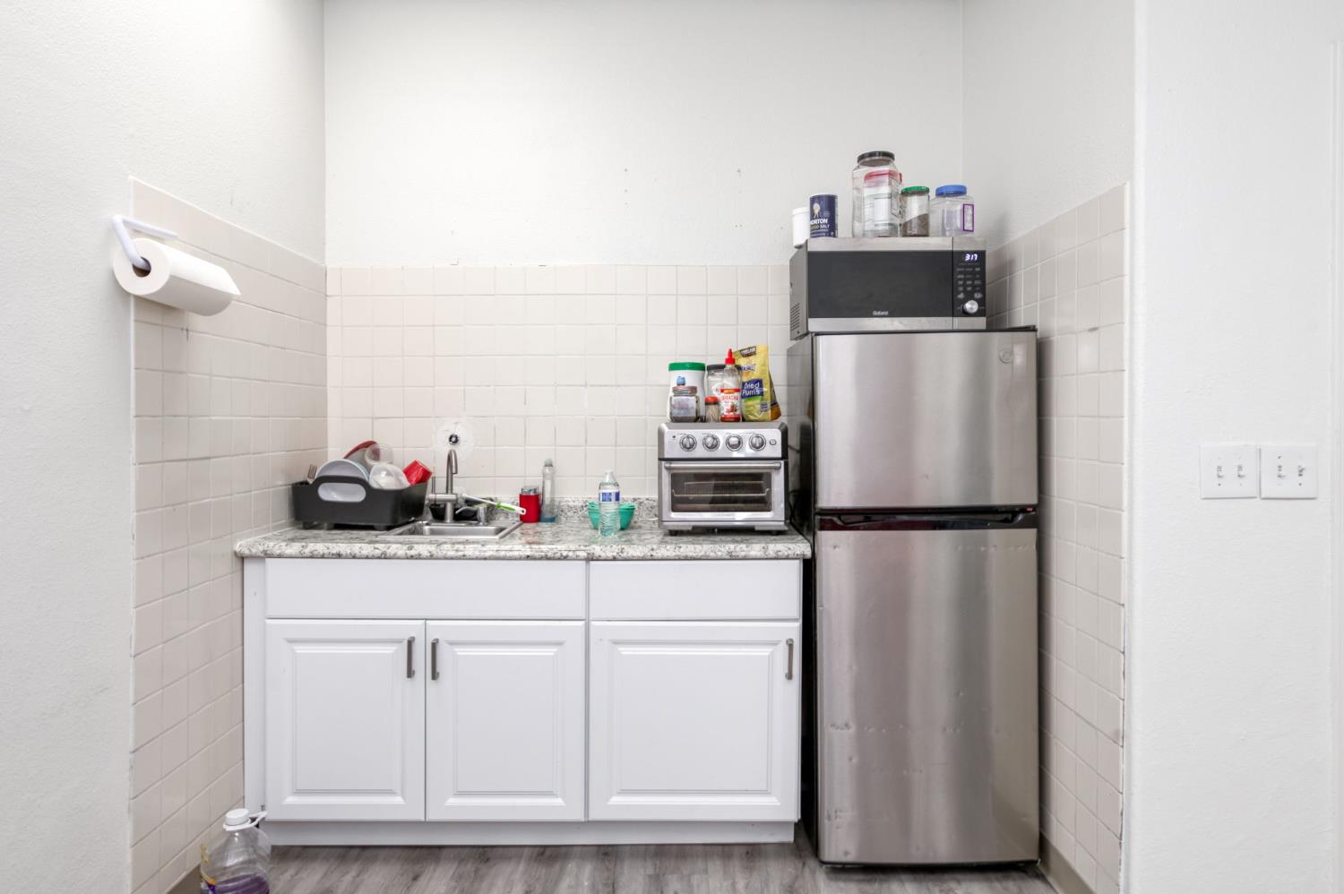 90 E Magill Ave #105, Fresno, CA 93710