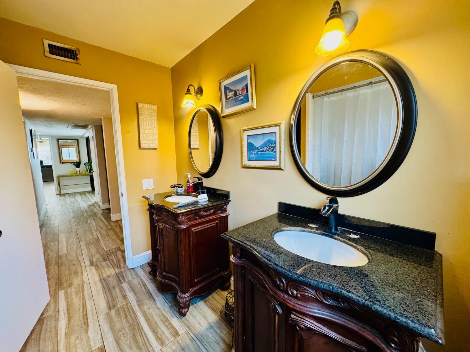 2415 Bladen St, Bakersfield, CA 93309