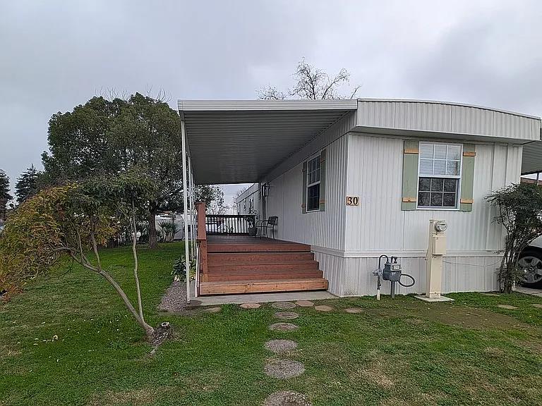 1218 E Cleveland Ave #30, Madera, CA 93638