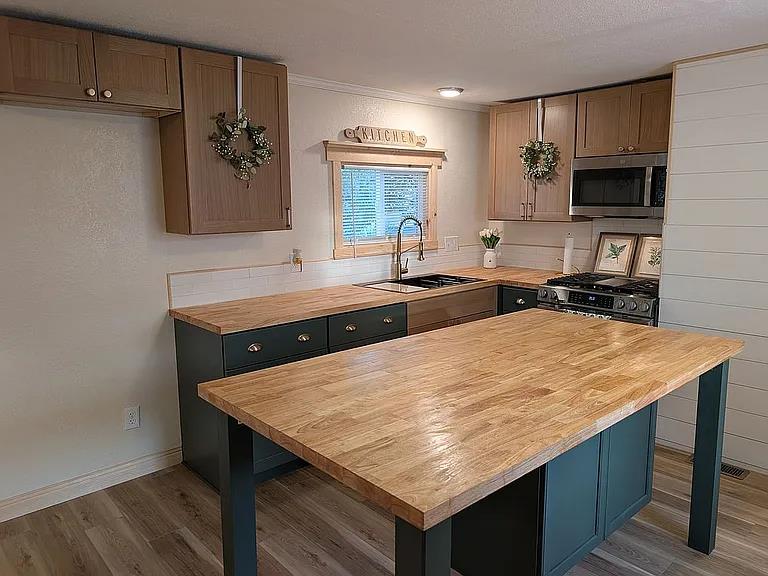 1218 E Cleveland Ave #30, Madera, CA 93638