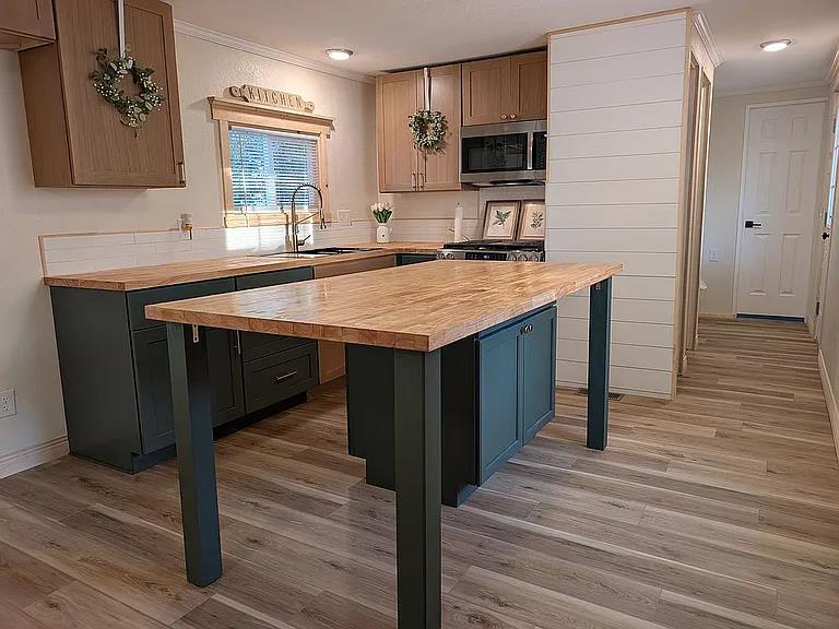 1218 E Cleveland Ave #30, Madera, CA 93638