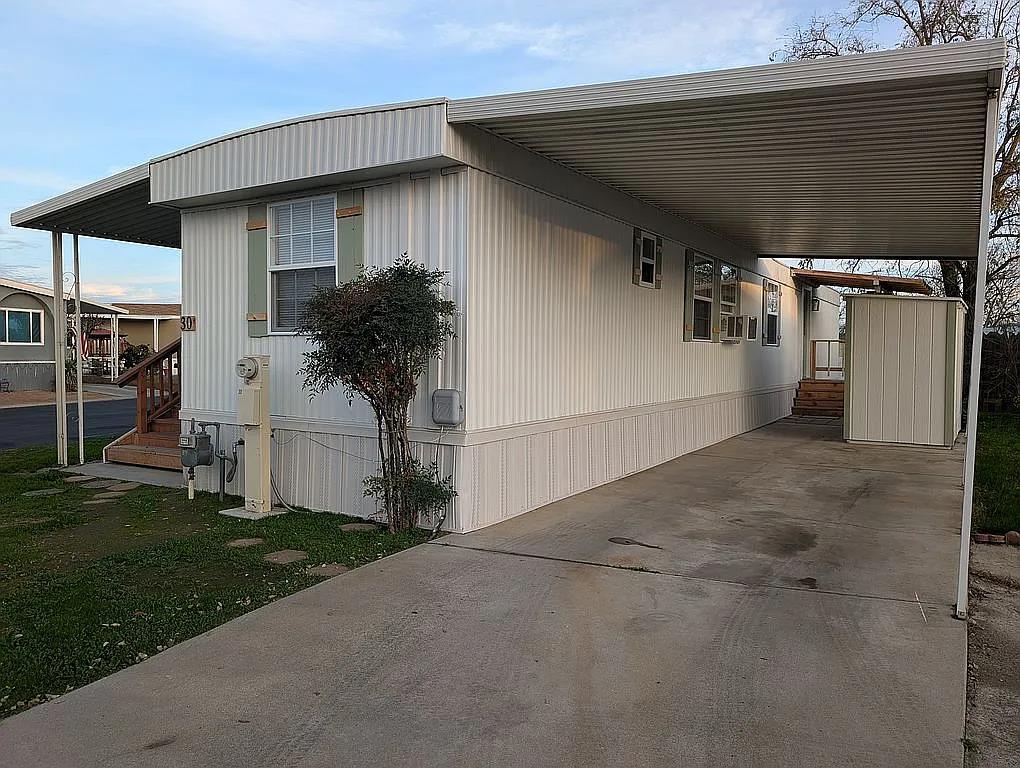 1218 E Cleveland Ave #30, Madera, CA 93638