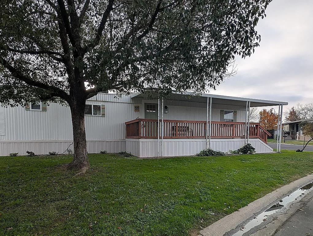 1218 E Cleveland Ave #30, Madera, CA 93638