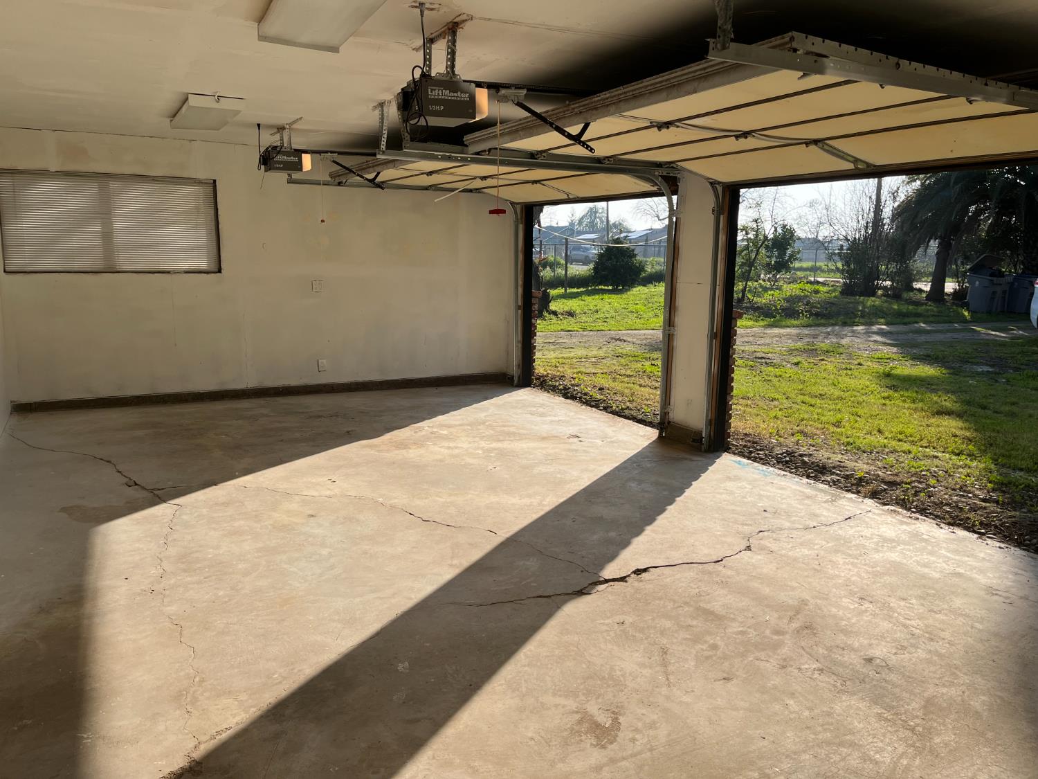 1652 N Cornelia, Fresno, CA 93722