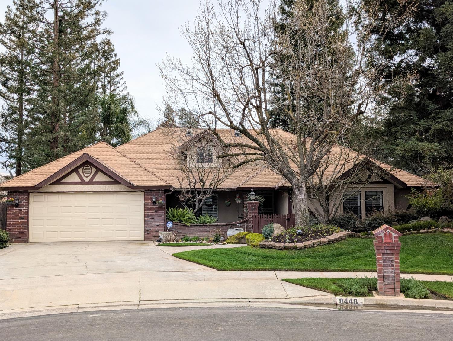 8448 N Bond St, Fresno, CA 93720