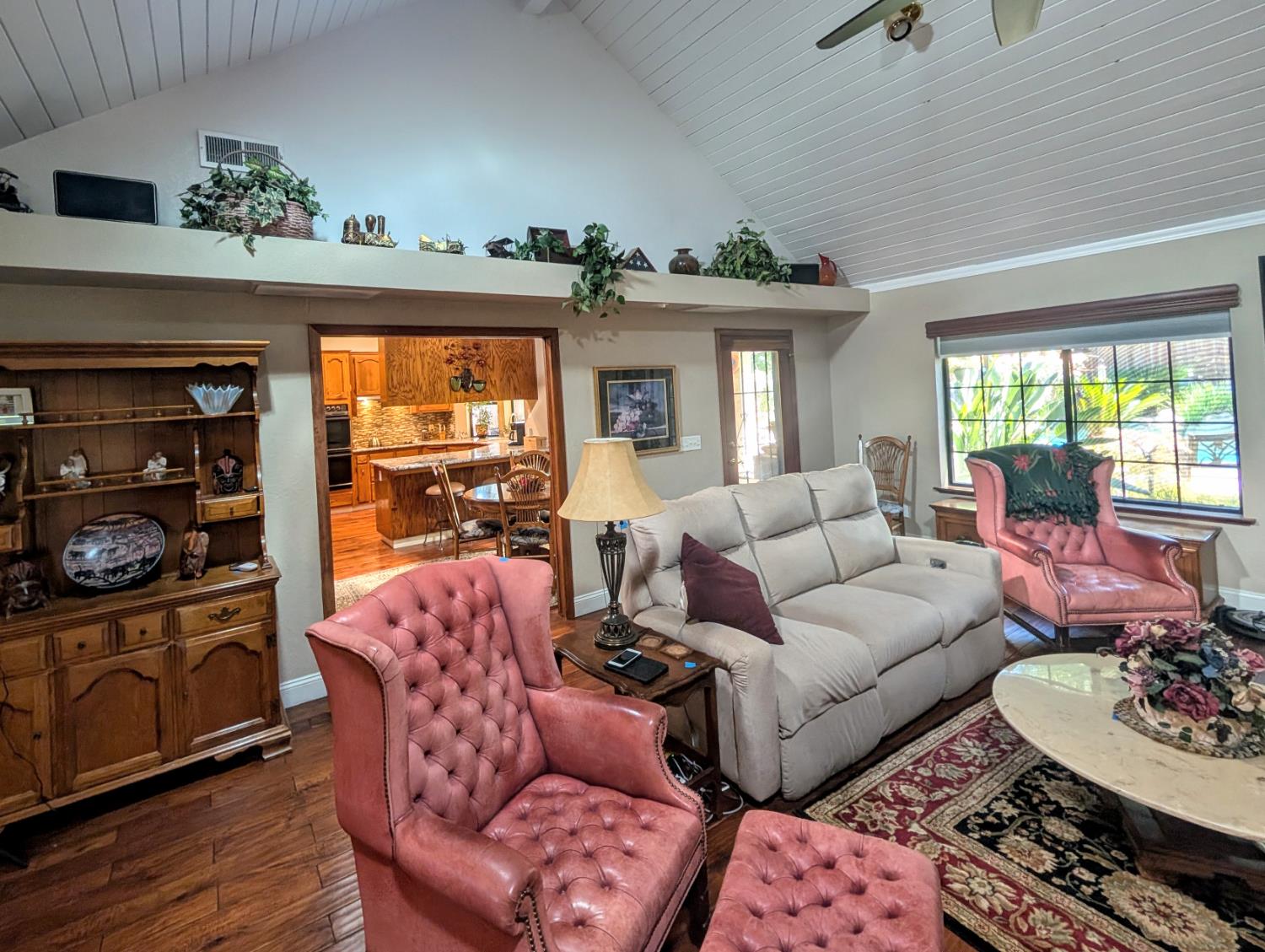 8448 N Bond St, Fresno, CA 93720