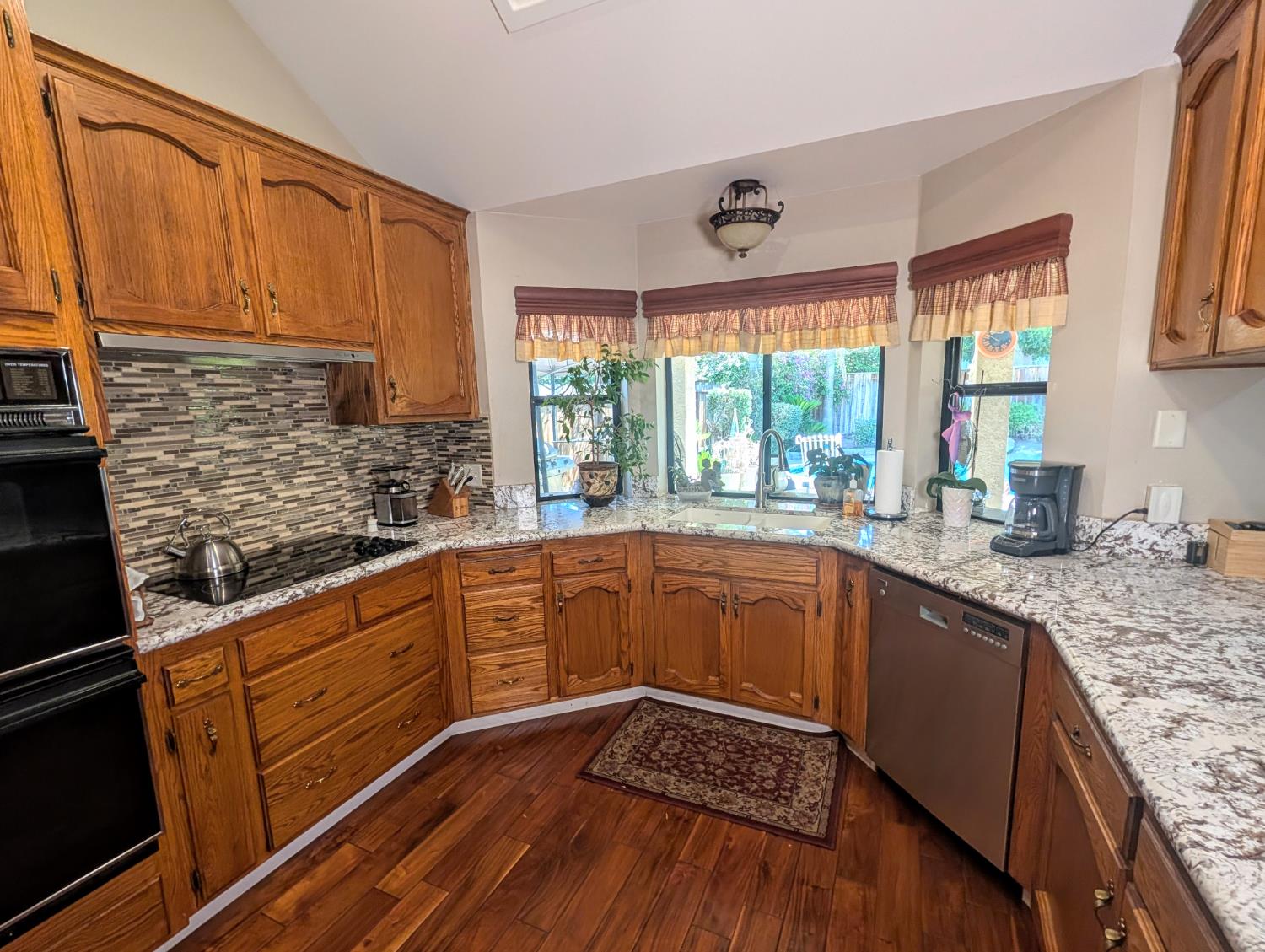 8448 N Bond St, Fresno, CA 93720