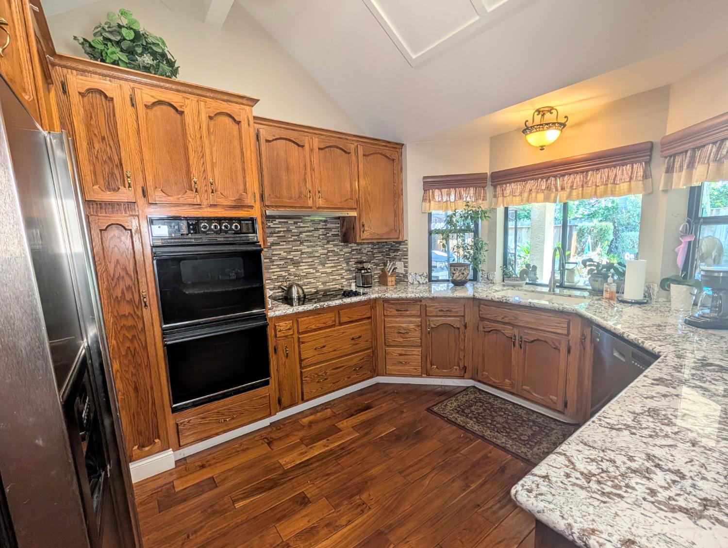 8448 N Bond St, Fresno, CA 93720