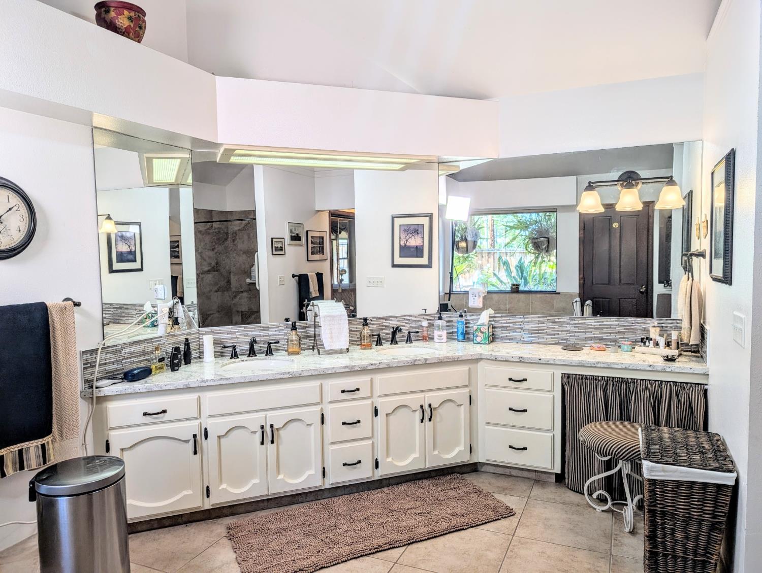 8448 N Bond St, Fresno, CA 93720