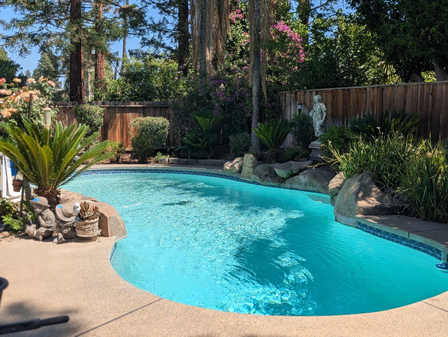 8448 N Bond St, Fresno, CA 93720