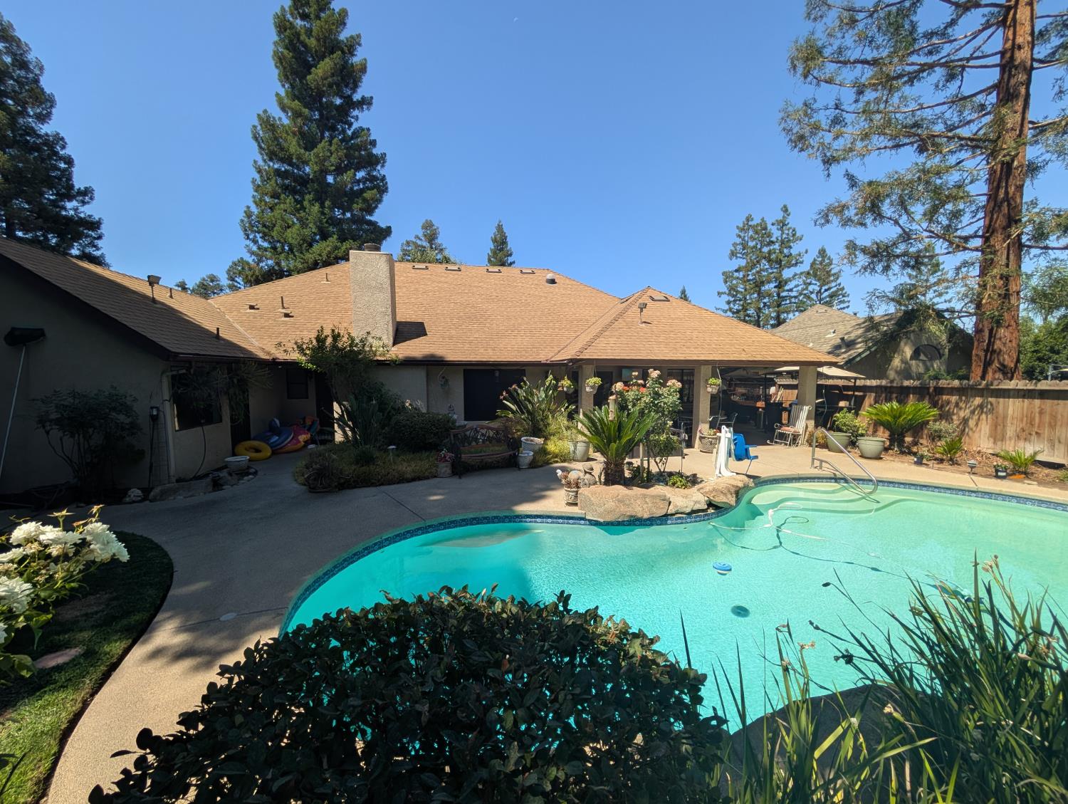 8448 N Bond St, Fresno, CA 93720