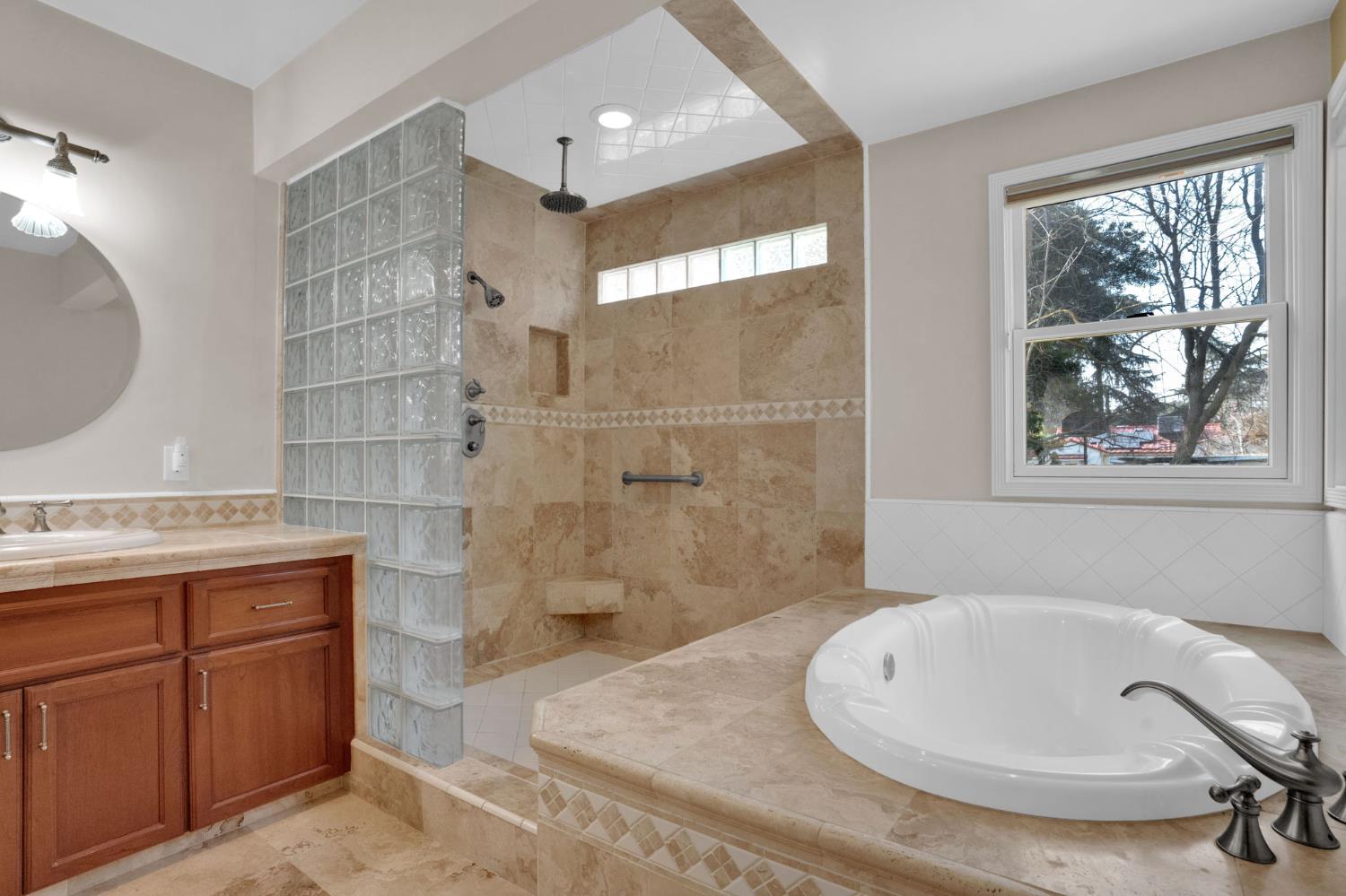 741 E Rialto Ave, Fresno, CA 93704