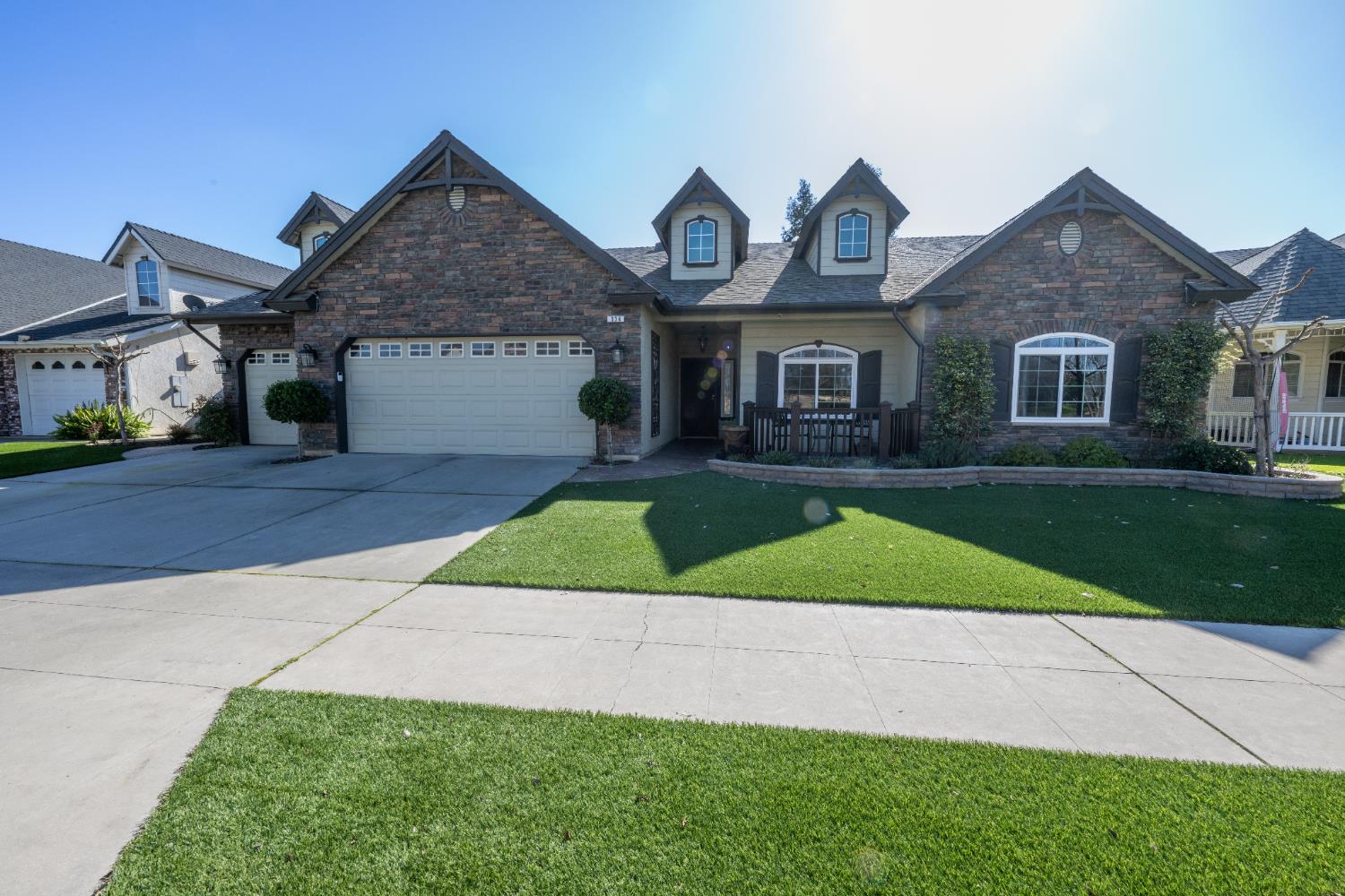 334 Vermont Ave, Clovis, CA 93619