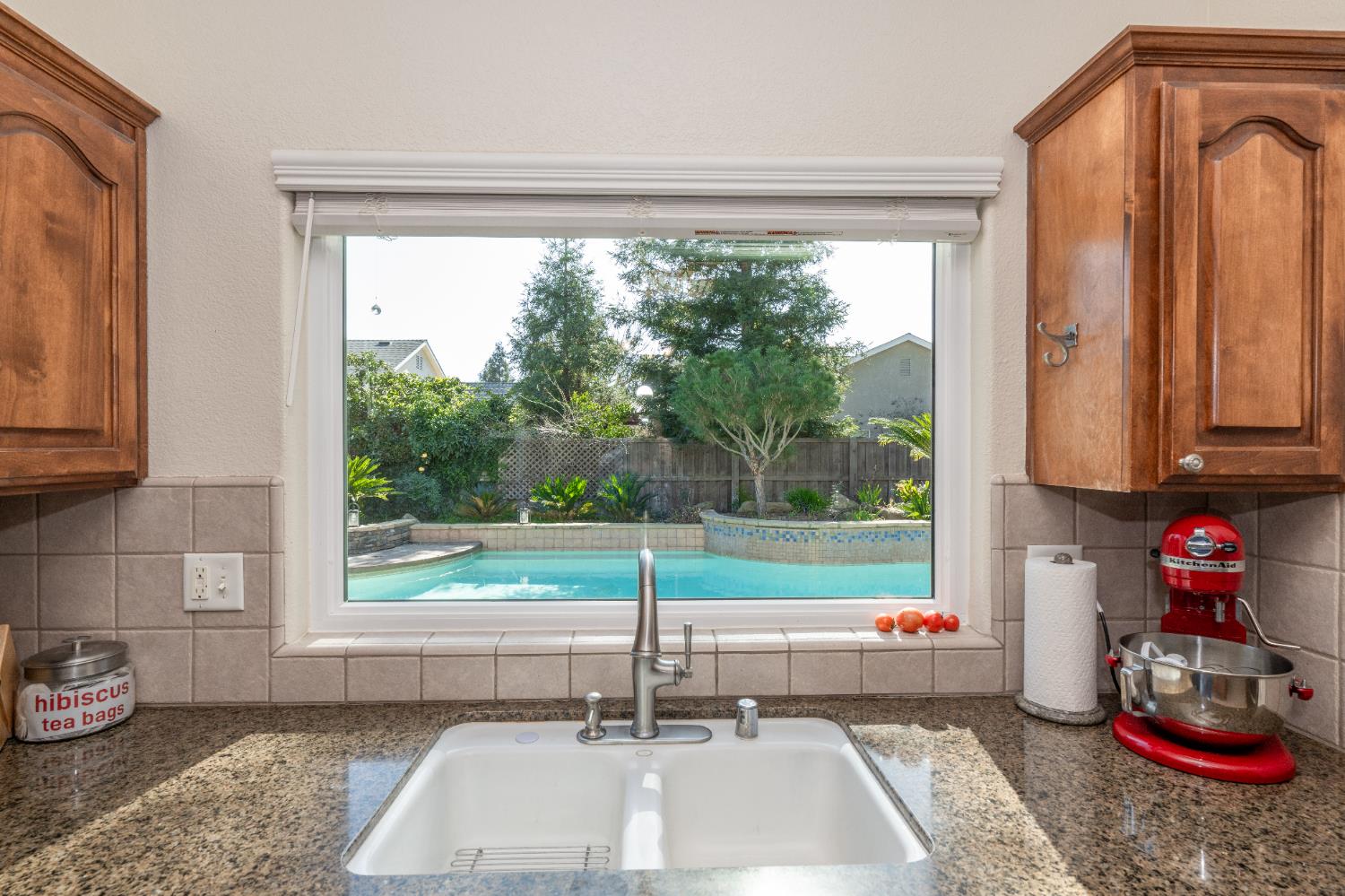 334 Vermont Ave, Clovis, CA 93619