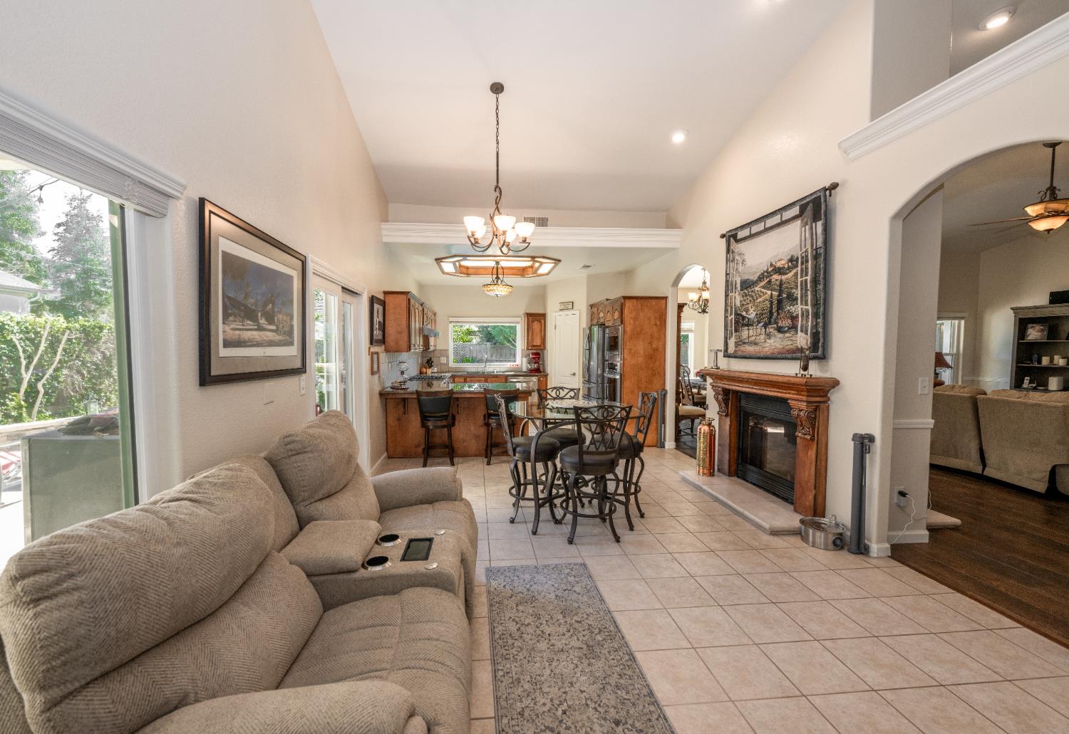 334 Vermont Ave, Clovis, CA 93619