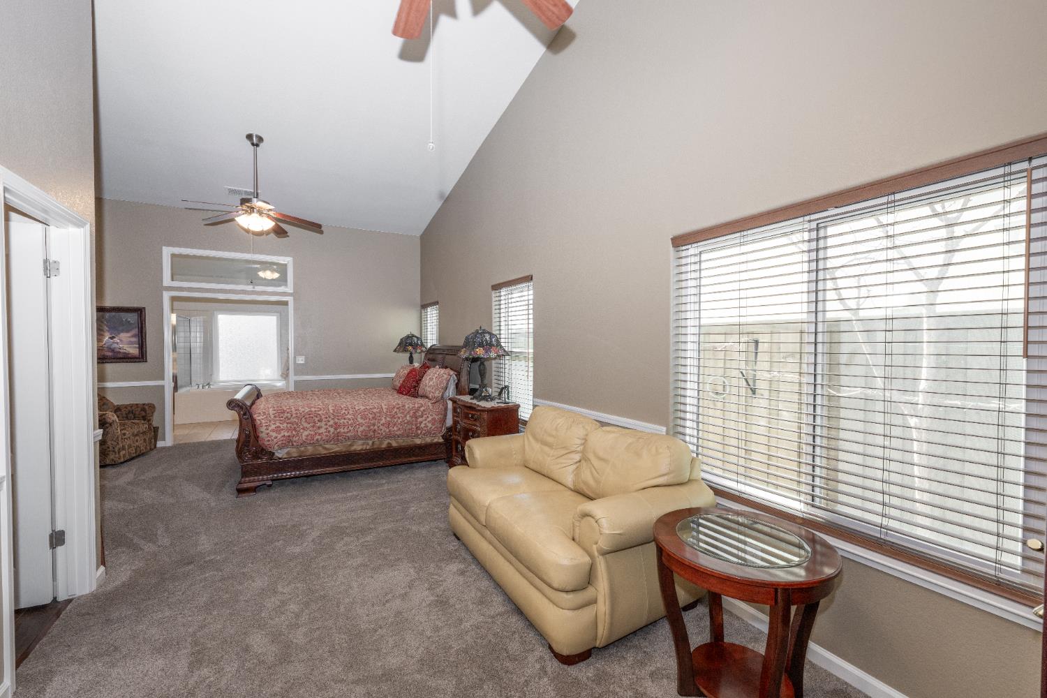 334 Vermont Ave, Clovis, CA 93619