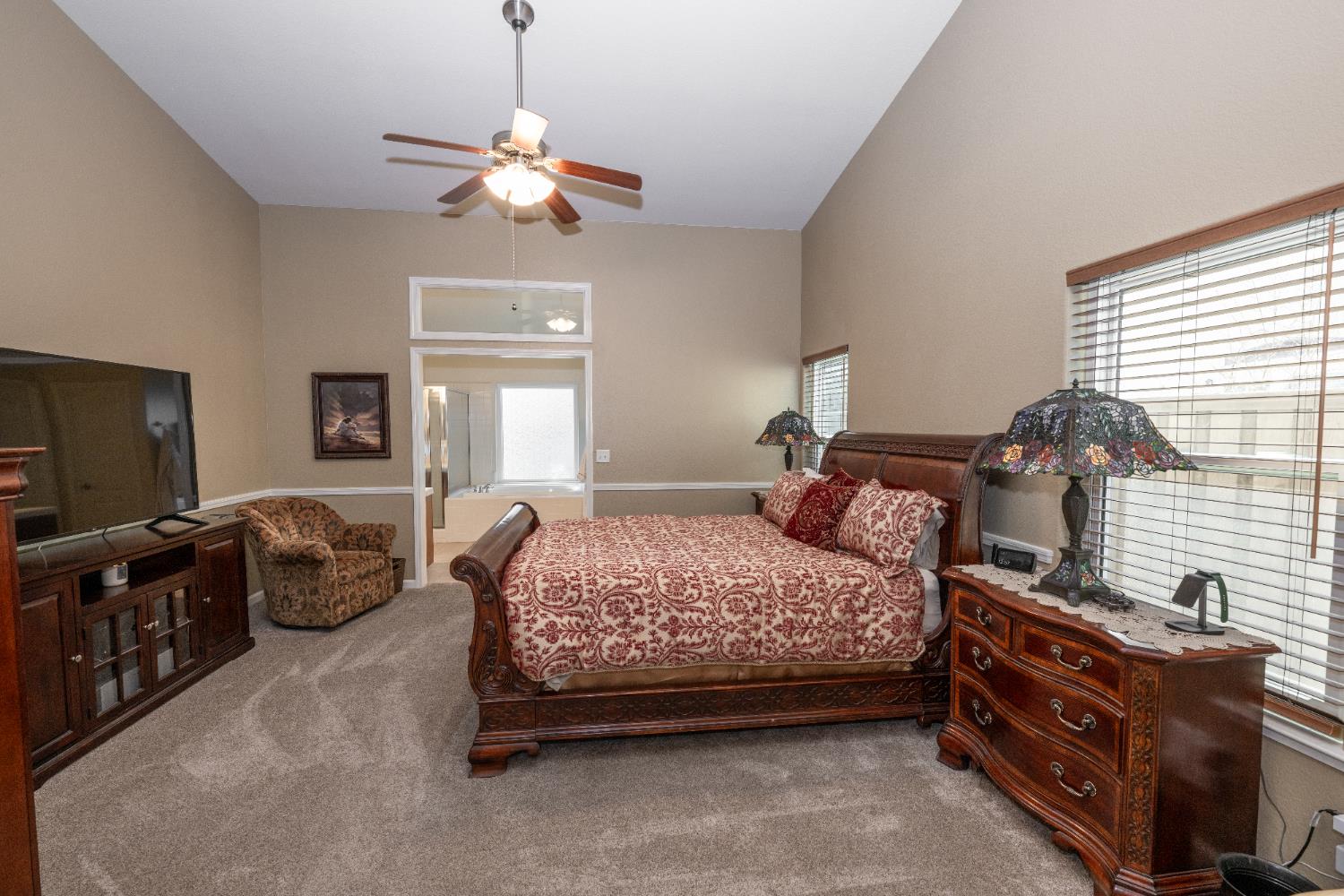 334 Vermont Ave, Clovis, CA 93619