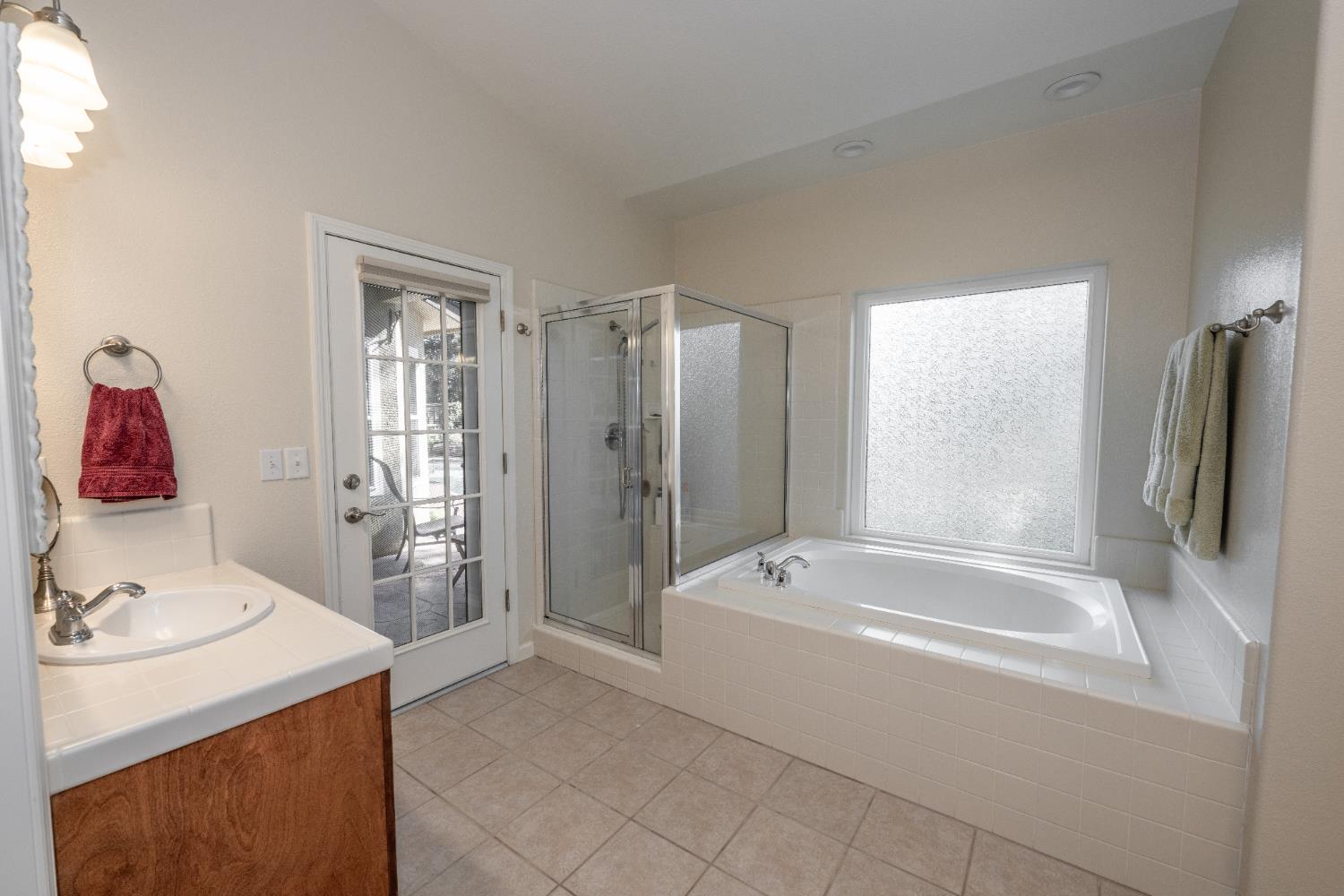 334 Vermont Ave, Clovis, CA 93619