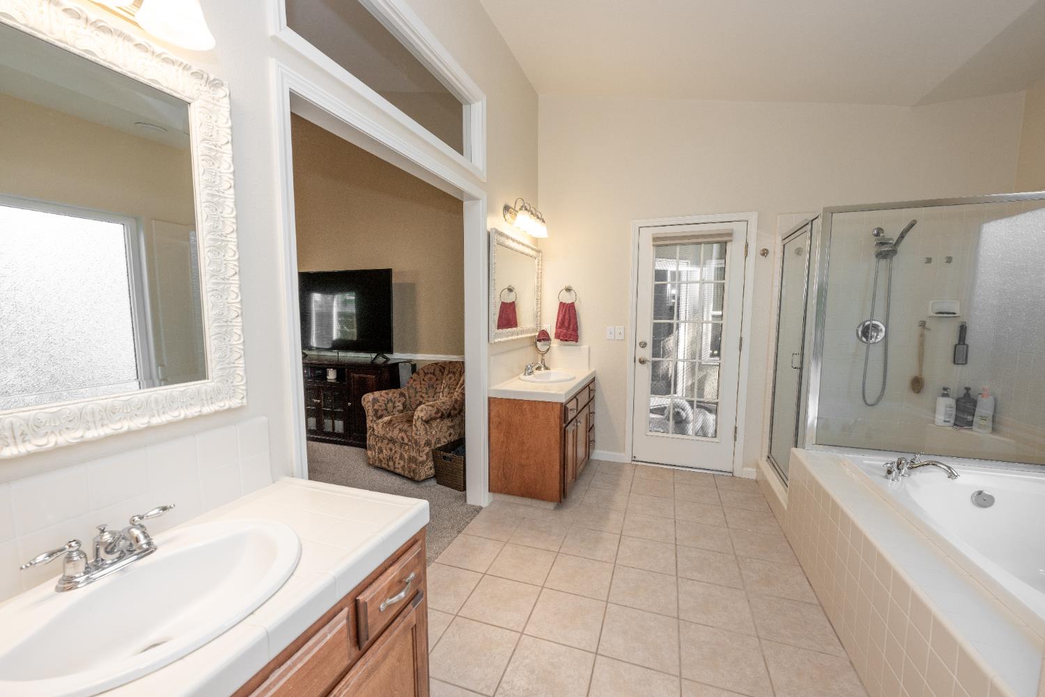 334 Vermont Ave, Clovis, CA 93619