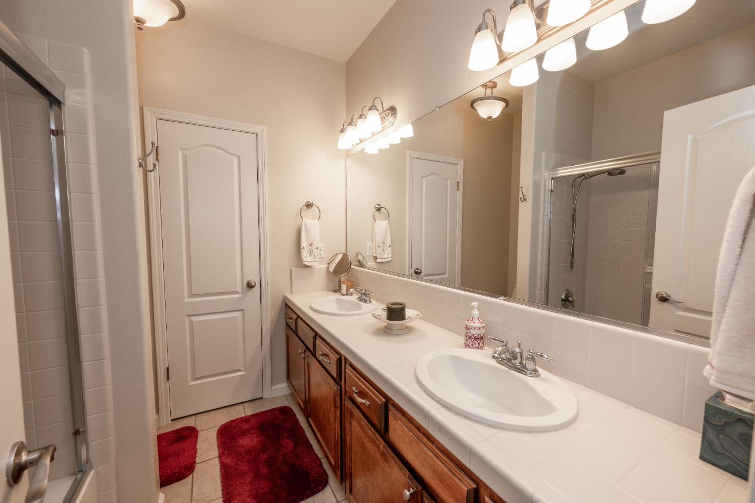 334 Vermont Ave, Clovis, CA 93619