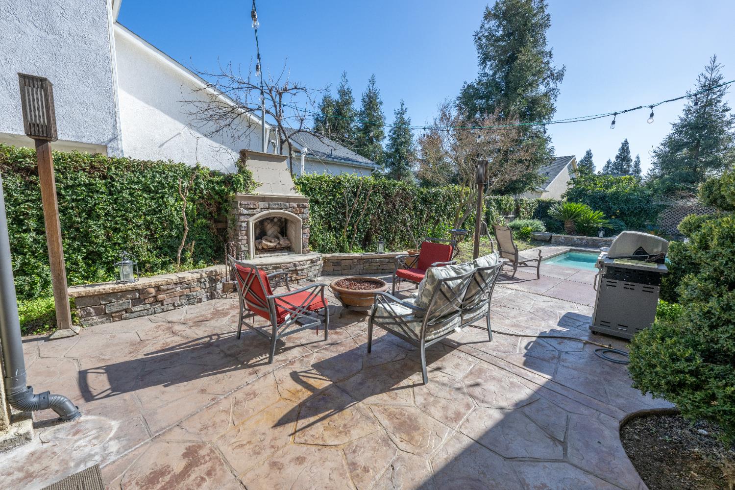 334 Vermont Ave, Clovis, CA 93619