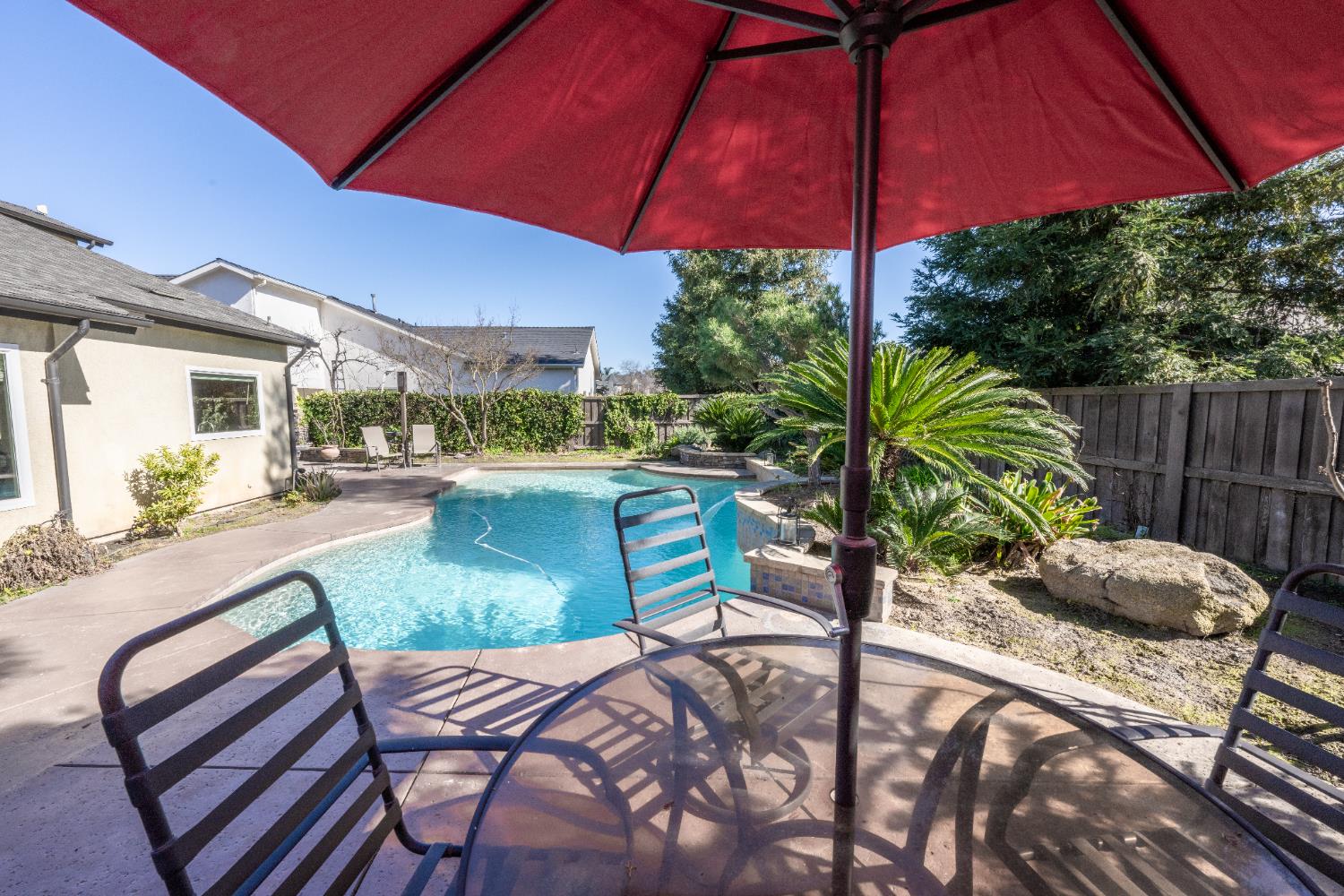 334 Vermont Ave, Clovis, CA 93619