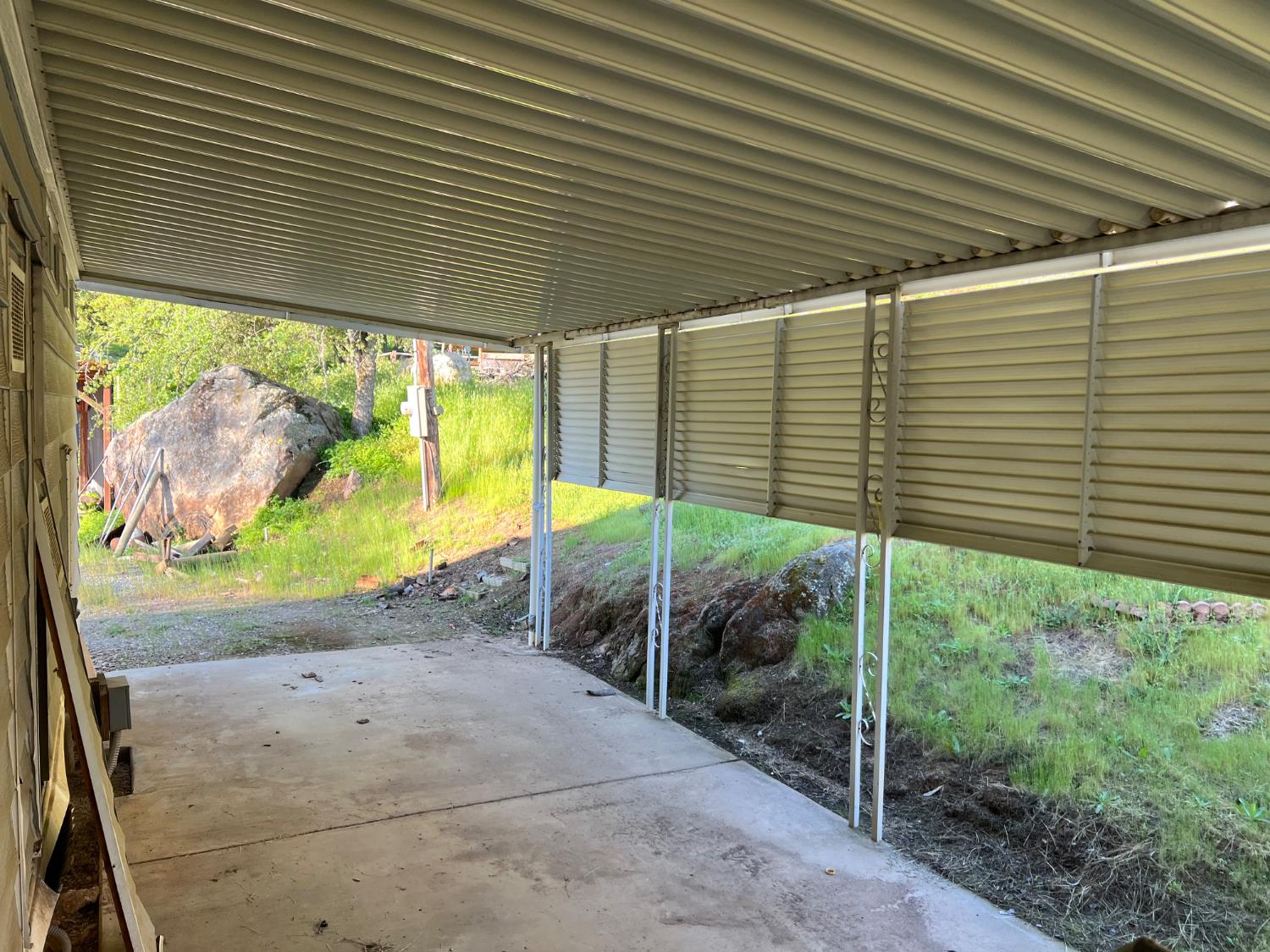 37129 Pebble Ln, Yokuts Valley, CA 93675