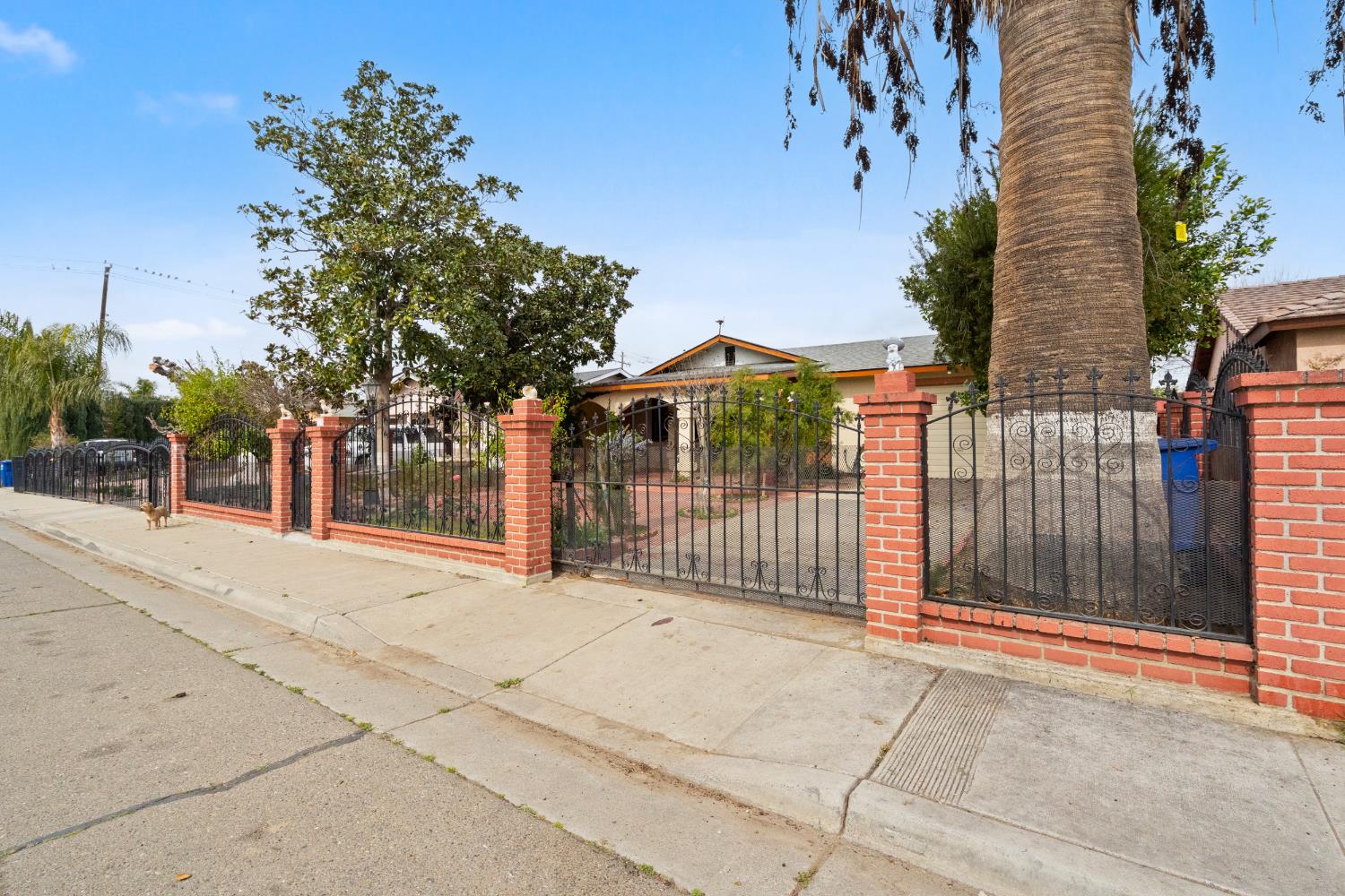 309 E Kern St, Avenal, CA 93204