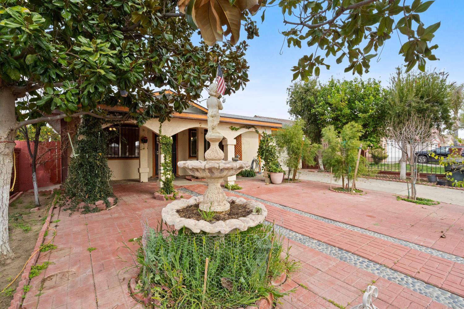 309 E Kern St, Avenal, CA 93204