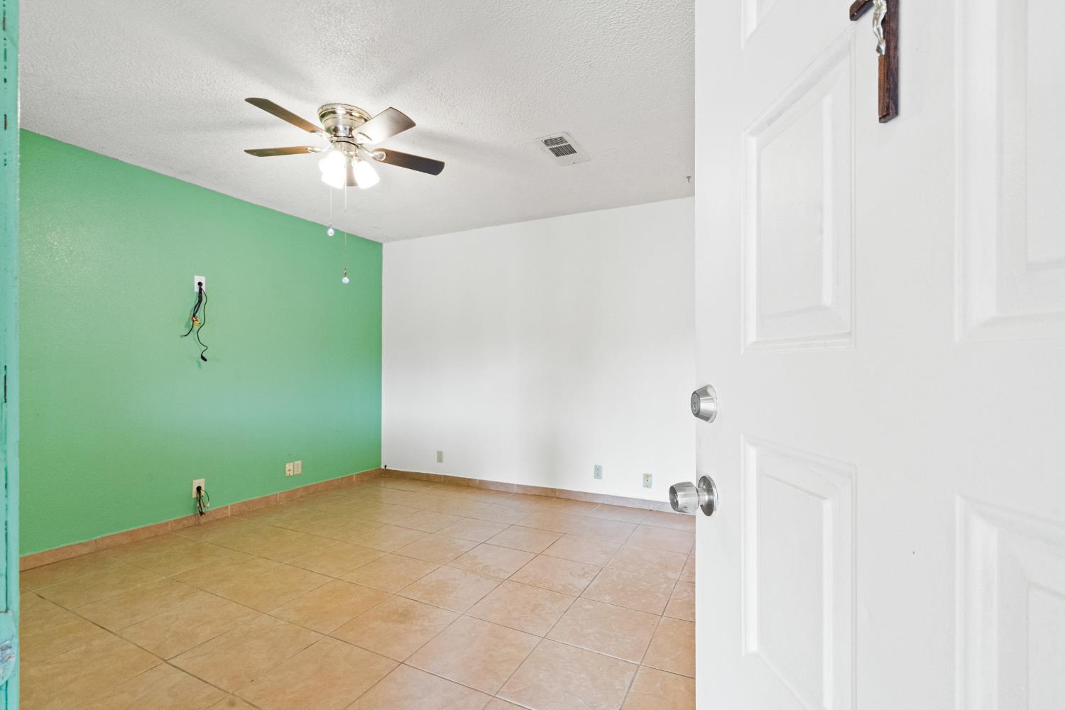 309 E Kern St, Avenal, CA 93204