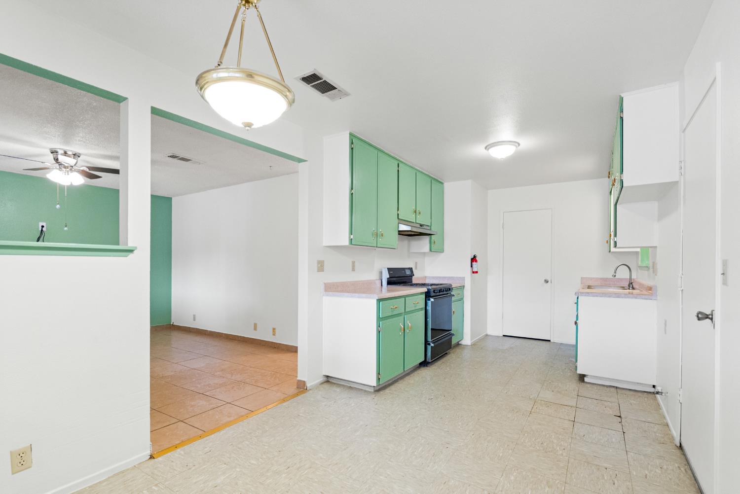 309 E Kern St, Avenal, CA 93204