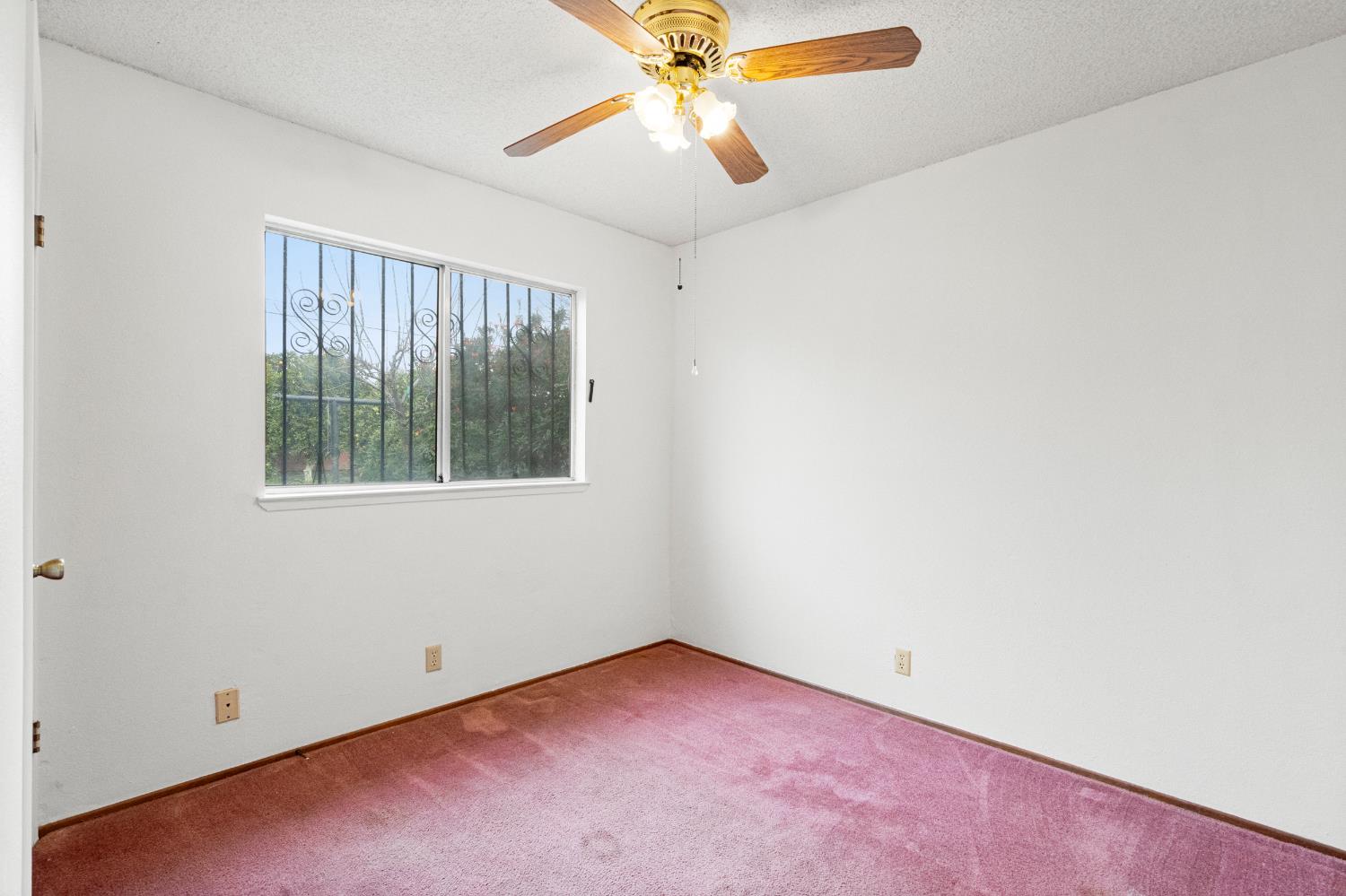 309 E Kern St, Avenal, CA 93204