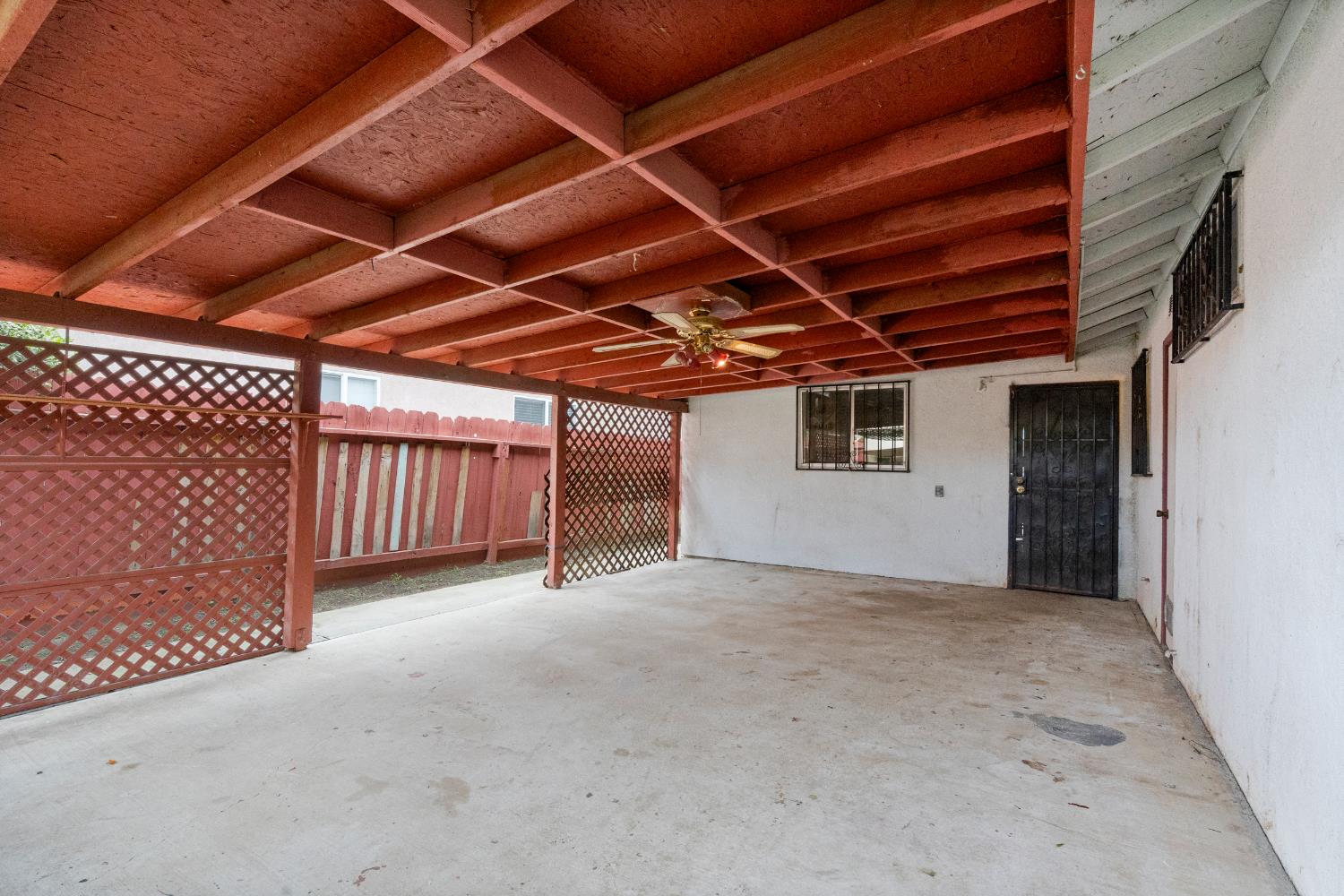 309 E Kern St, Avenal, CA 93204