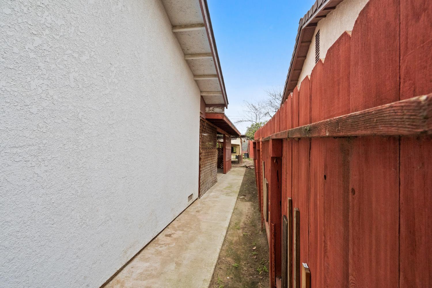 309 E Kern St, Avenal, CA 93204