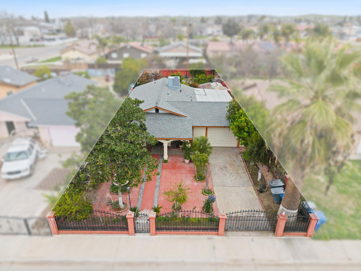 309 E Kern St, Avenal, CA 93204