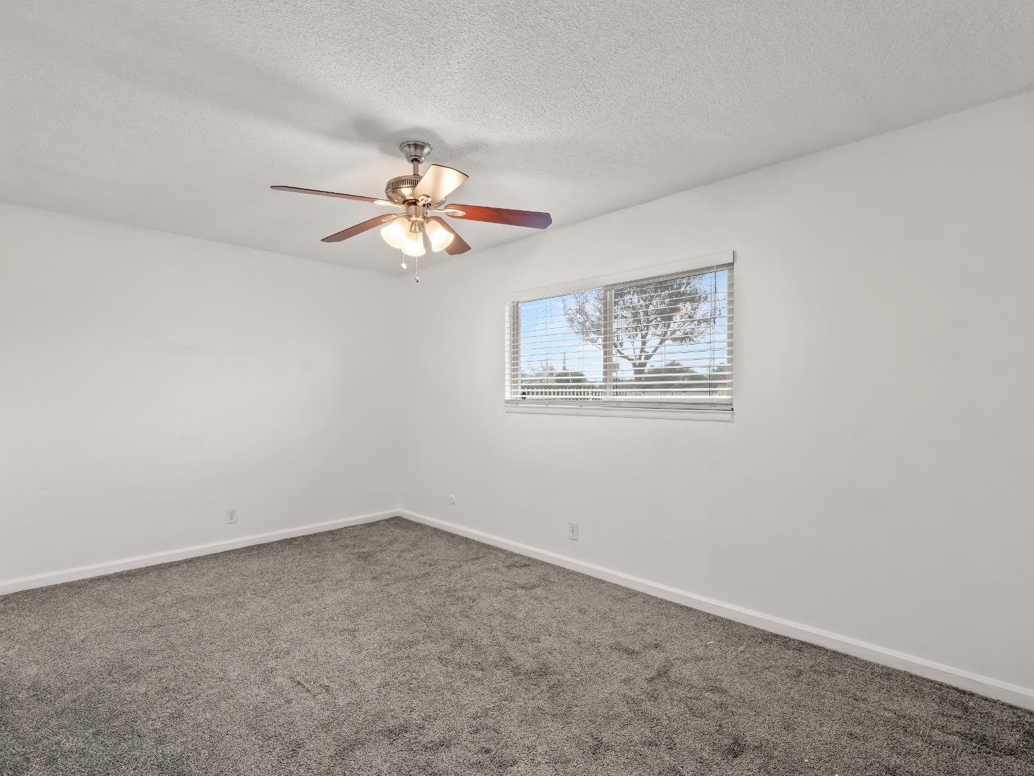 2337 S Maple Ave, Fresno, CA 93725