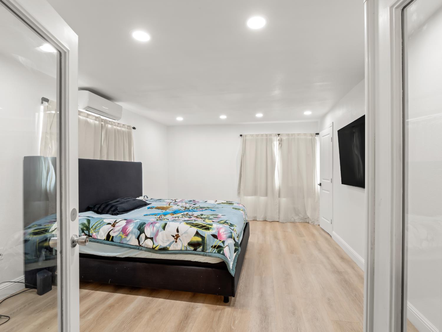 2337 S Maple Ave, Fresno, CA 93725