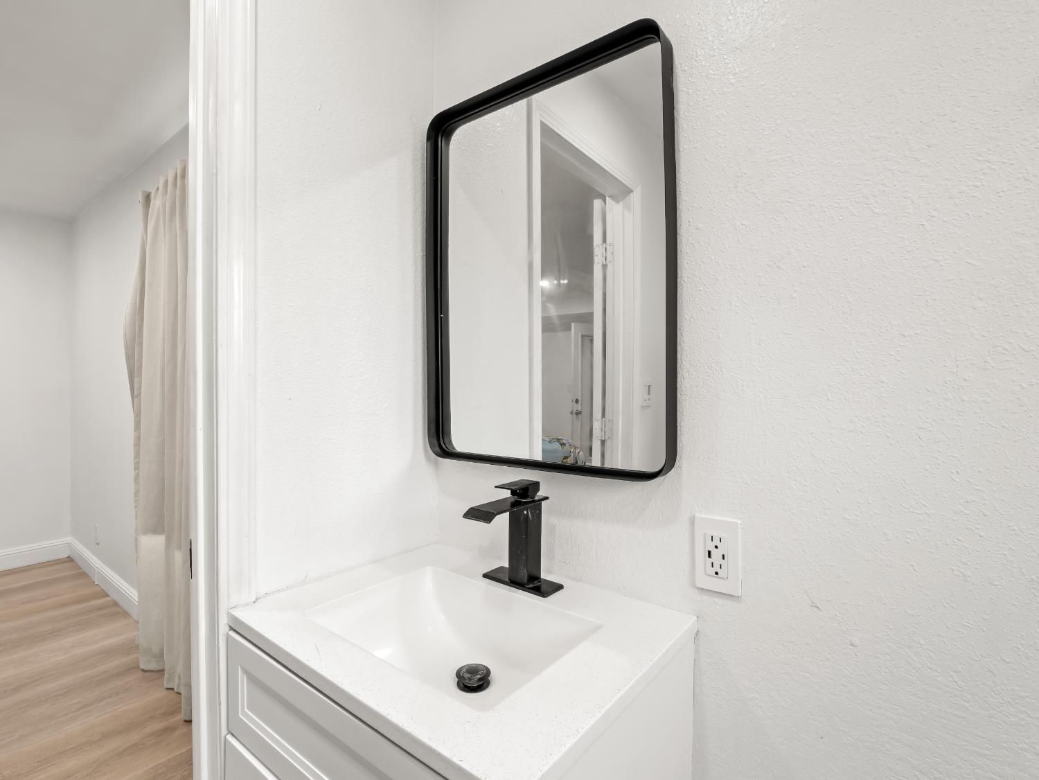 2337 S Maple Ave, Fresno, CA 93725