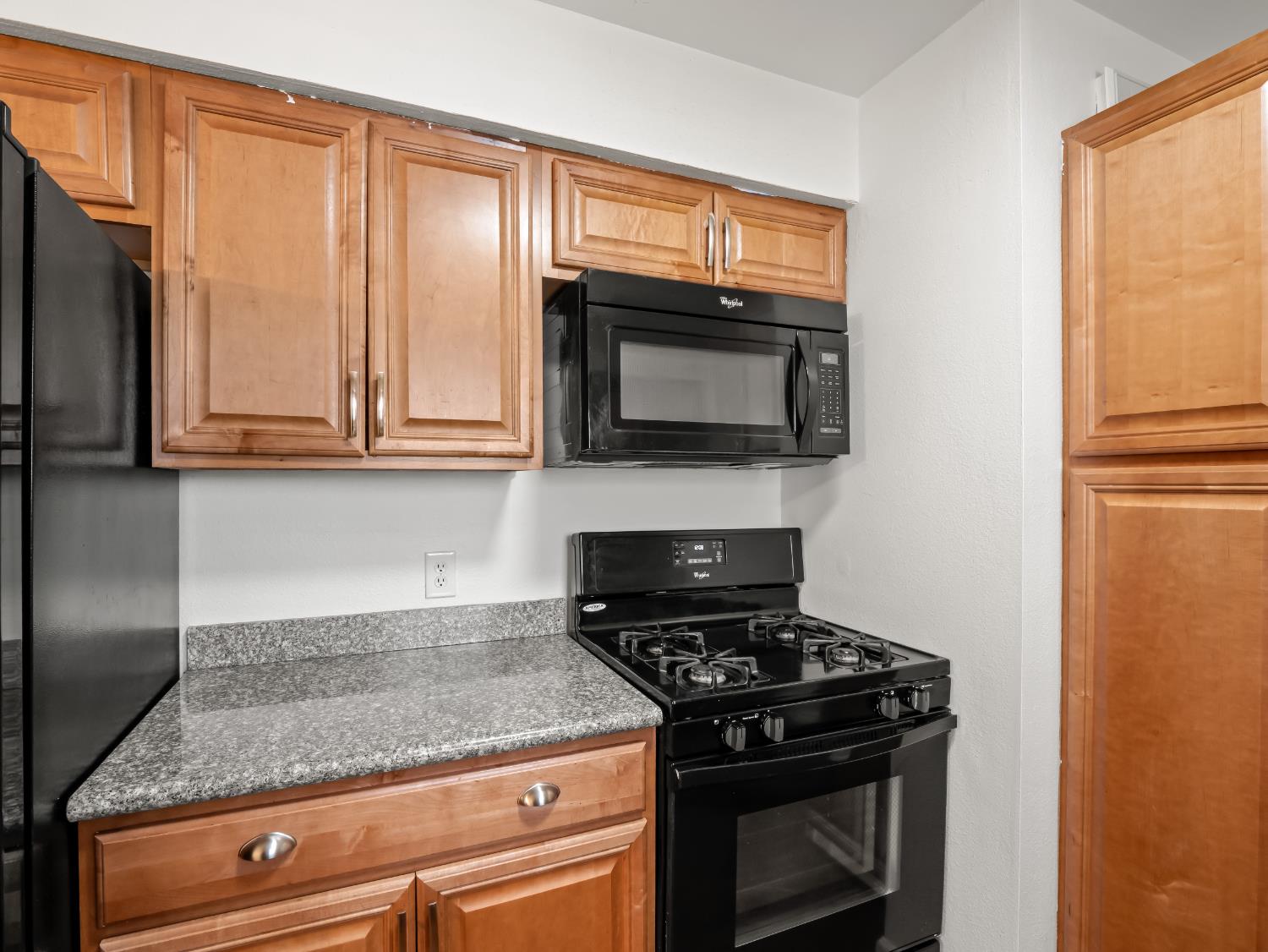 2337 S Maple Ave, Fresno, CA 93725