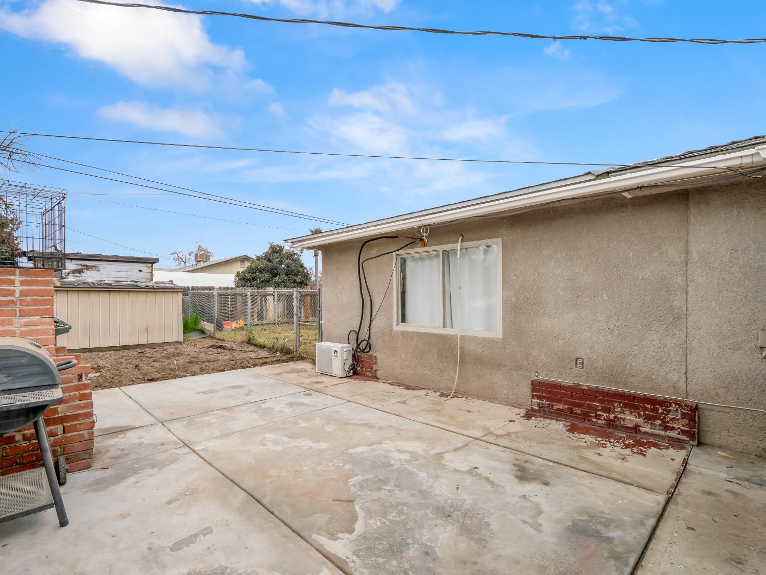 2337 S Maple Ave, Fresno, CA 93725
