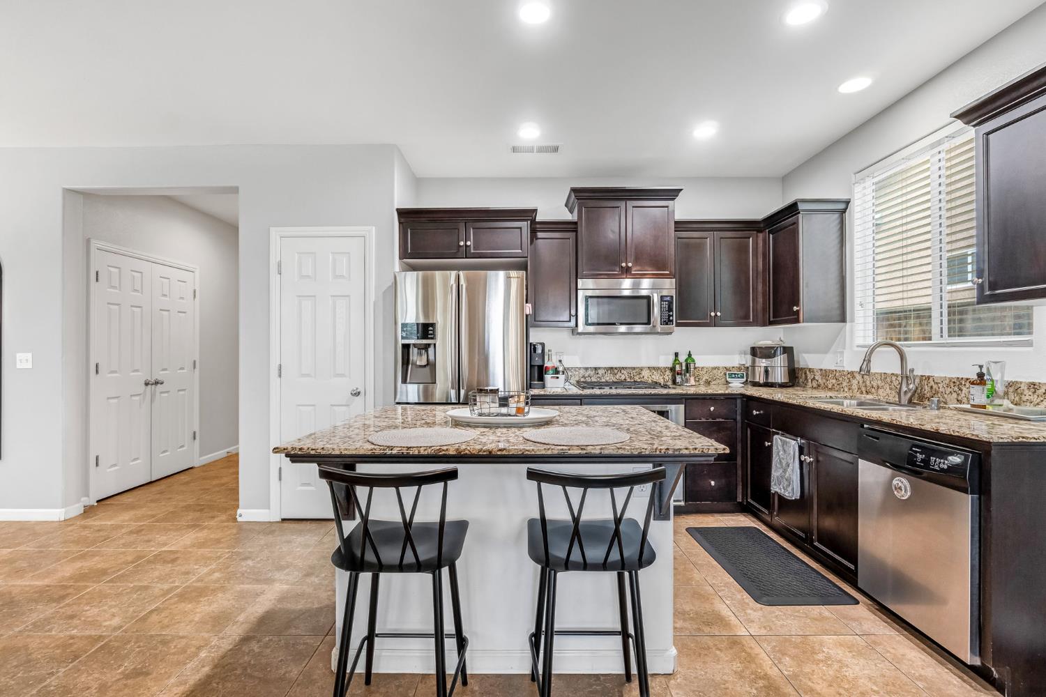 3940 Chessa Ln, Clovis, CA 93619