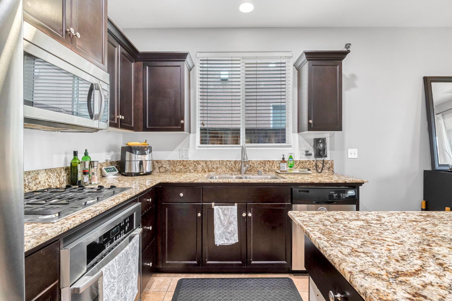 3940 Chessa Ln, Clovis, CA 93619