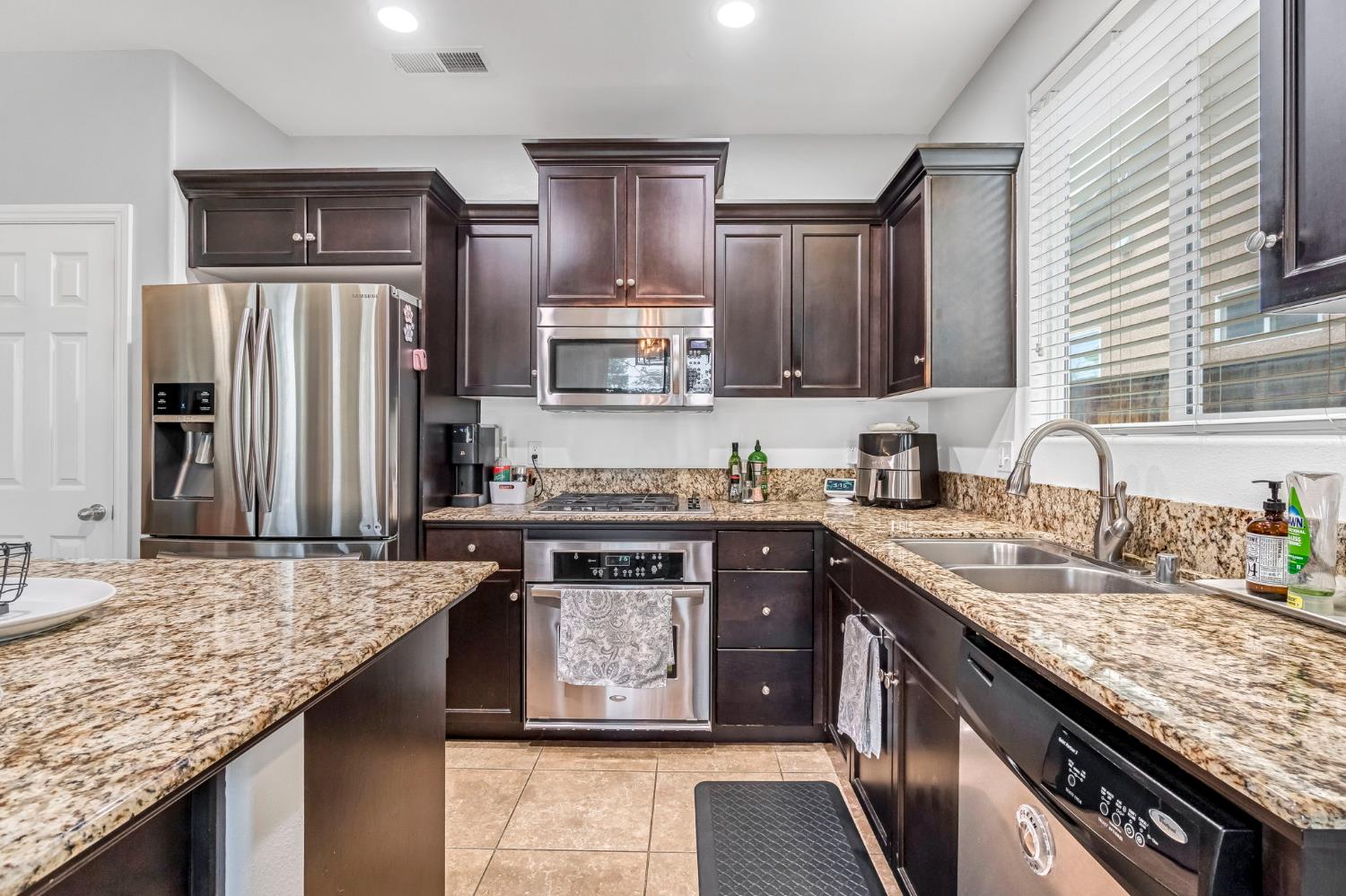 3940 Chessa Ln, Clovis, CA 93619